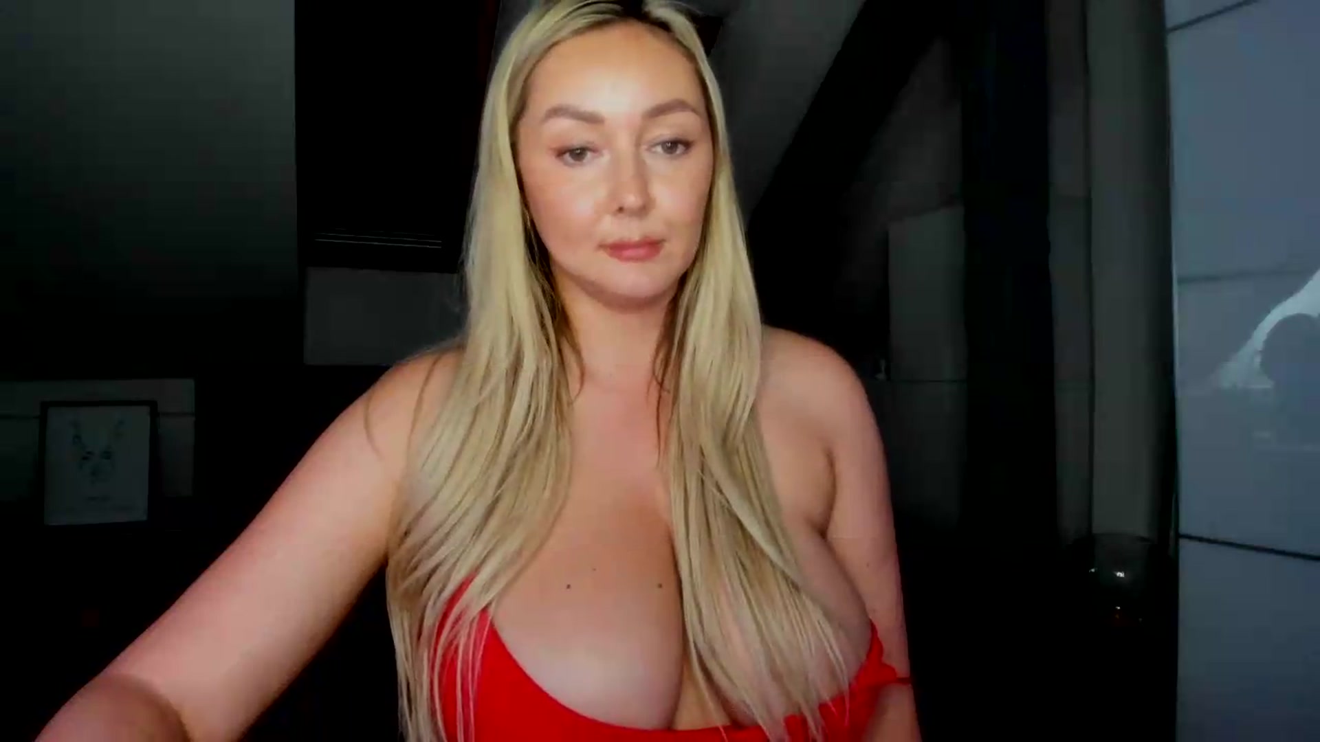 Gallery image thumbnail from Mi_Ha's myfreecams stream on, 06/04/2026, 16:23 image 12 of 20