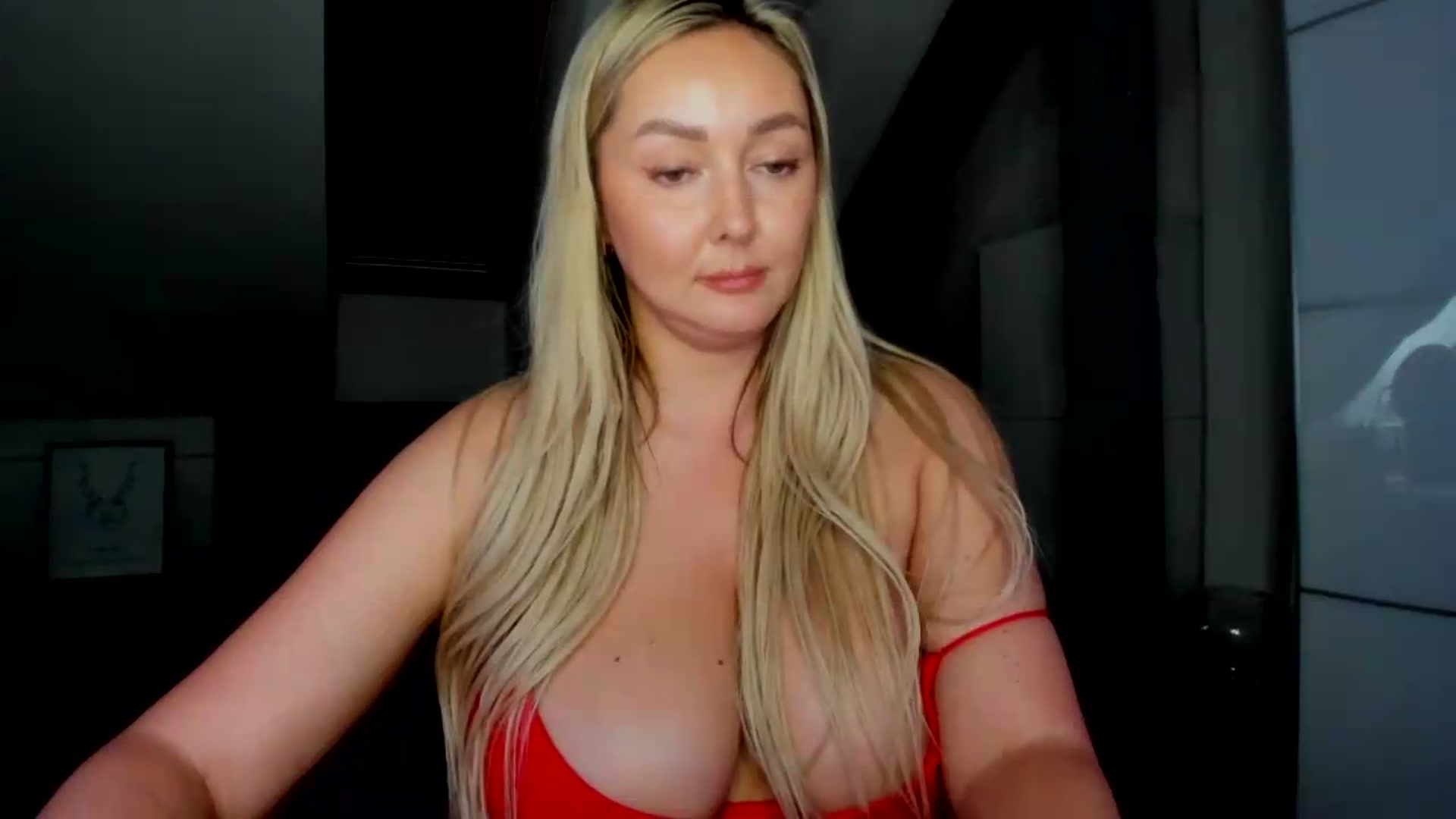 Gallery image thumbnail from Mi_Ha's myfreecams stream on, 06/04/2026, 16:23 image 8 of 20