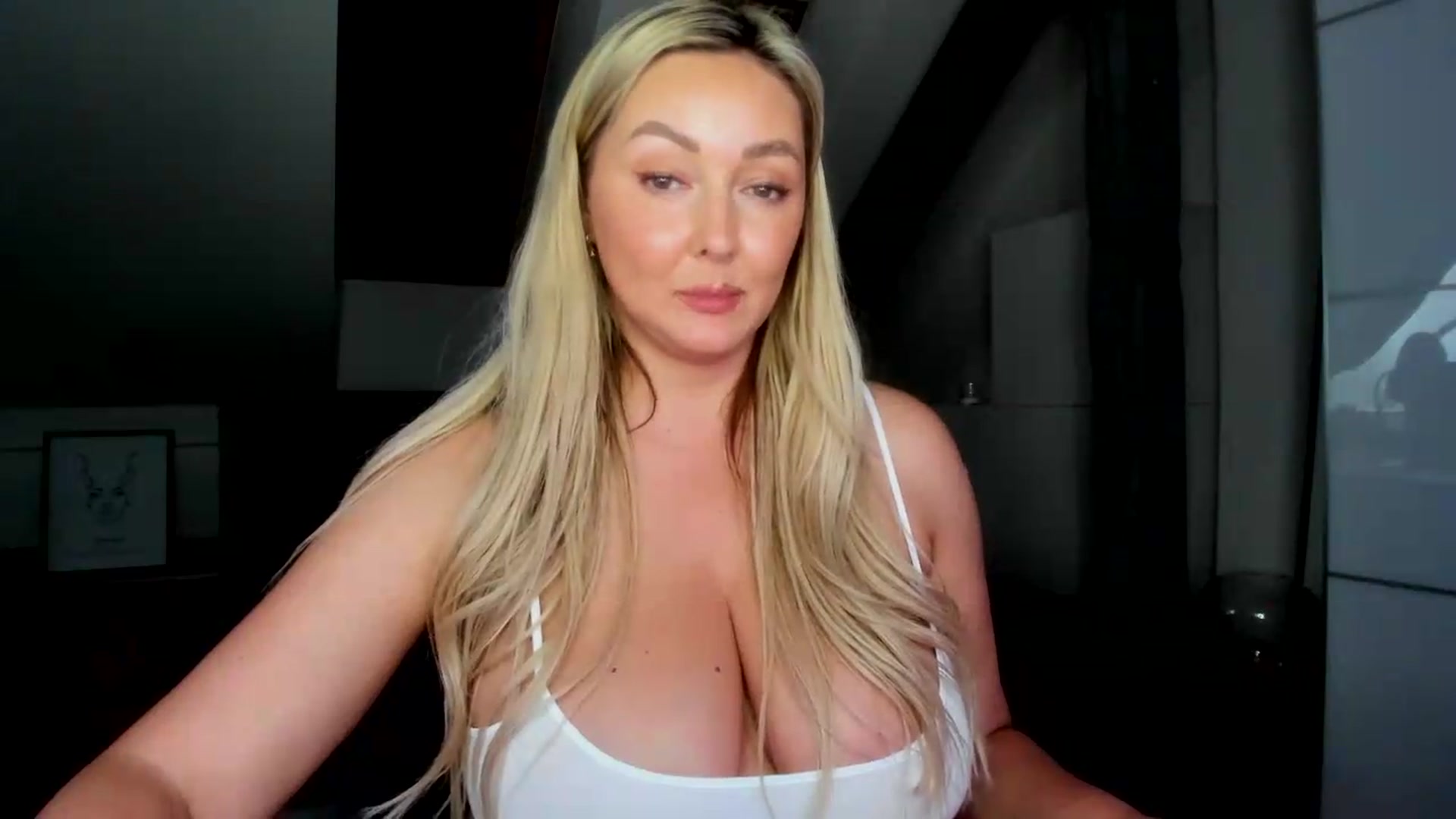 Gallery image thumbnail from Mi_Ha's myfreecams stream on, 06/07/2026, 16:58 image 8 of 20