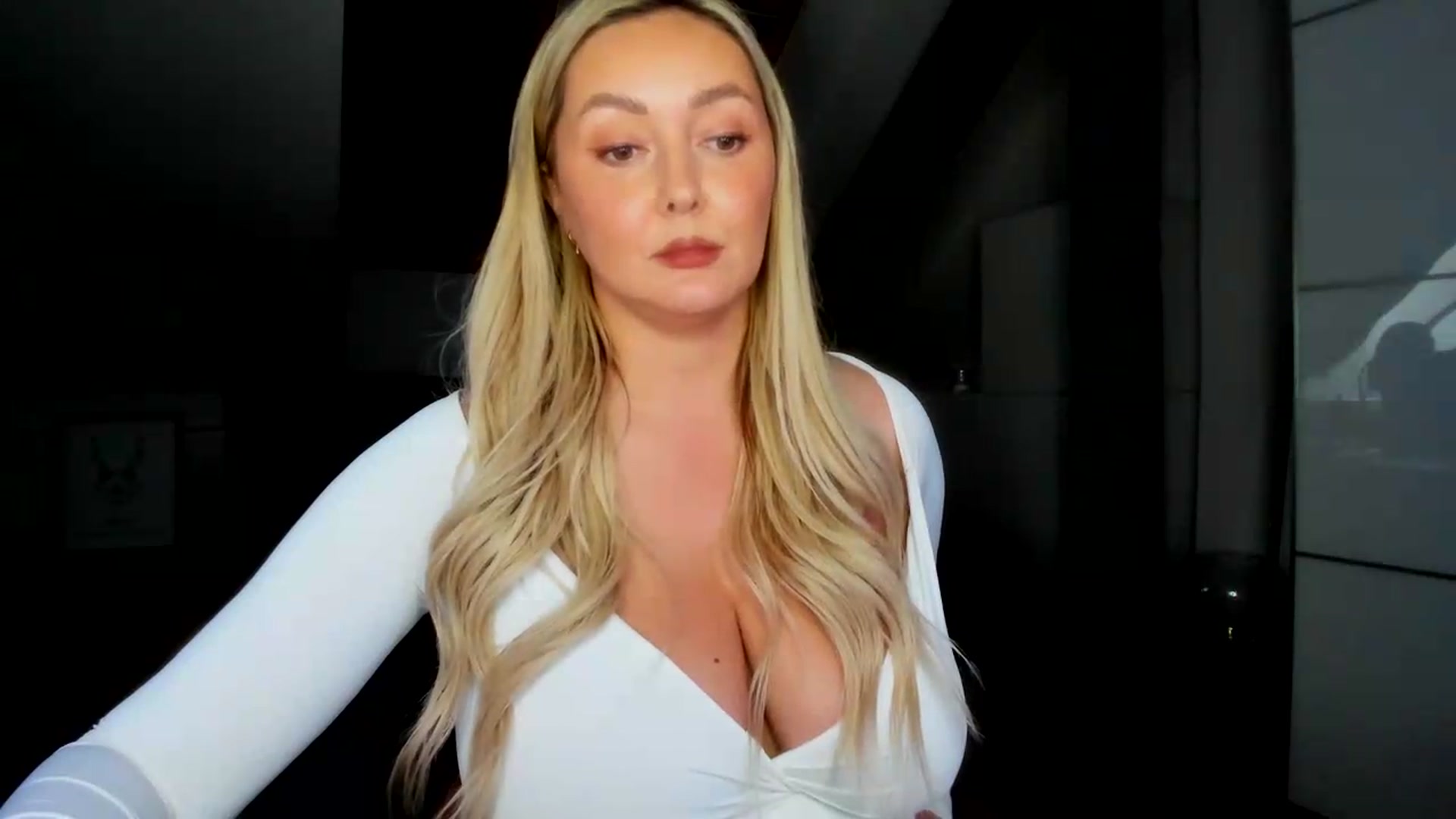 Gallery image thumbnail from Mi_Ha's myfreecams stream on, 06/12/2026, 17:05 image 9 of 20
