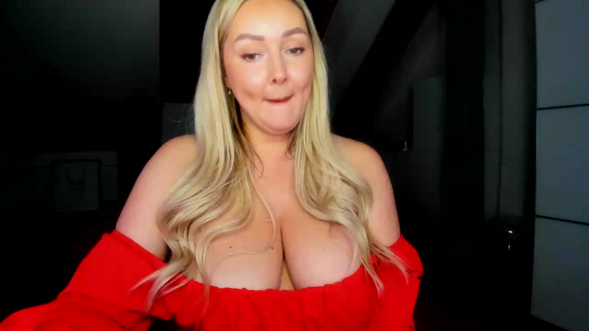 Gallery image thumbnail from Mi_Ha's myfreecams stream on, 06/15/2026, 20:47 image 14 of 20