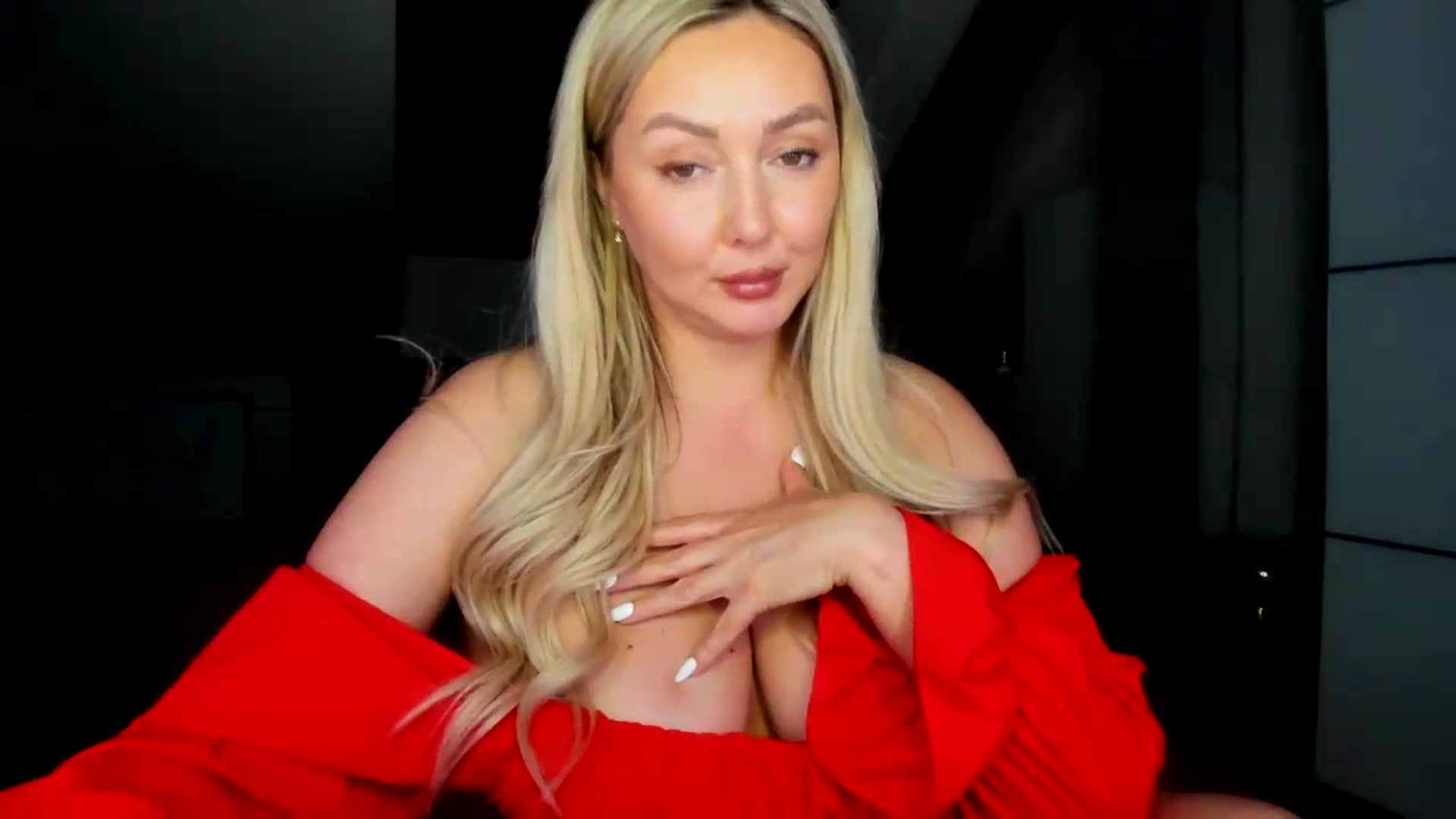Gallery image thumbnail from Mi_Ha's myfreecams stream on, 06/15/2026, 20:47 image 18 of 20