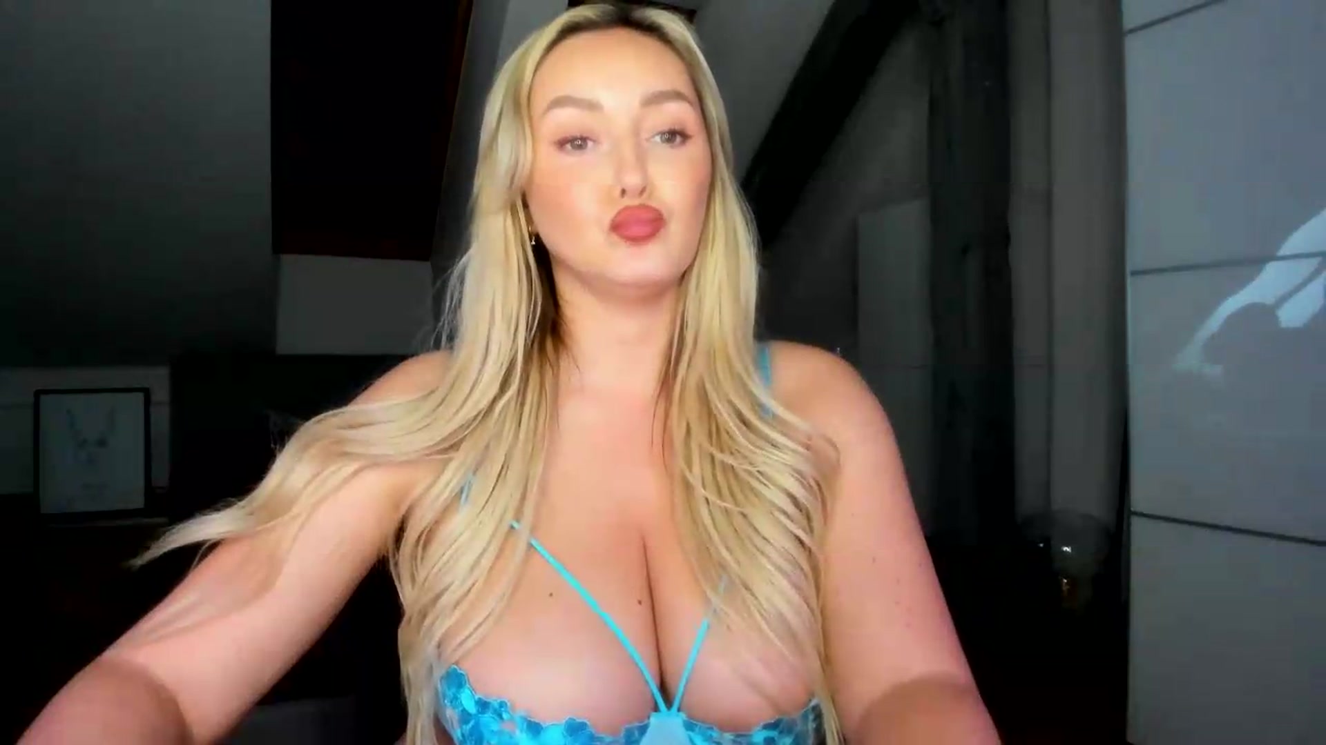 Gallery image thumbnail from Mi_Ha's myfreecams stream on, 06/23/2026, 15:54 image 17 of 20