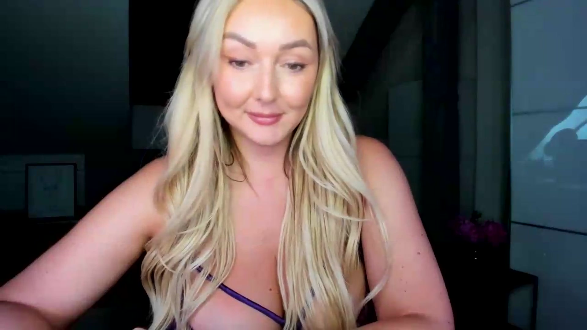 Gallery image thumbnail from Mi_Ha's myfreecams stream on, 06/26/2026, 15:25 image 11 of 20