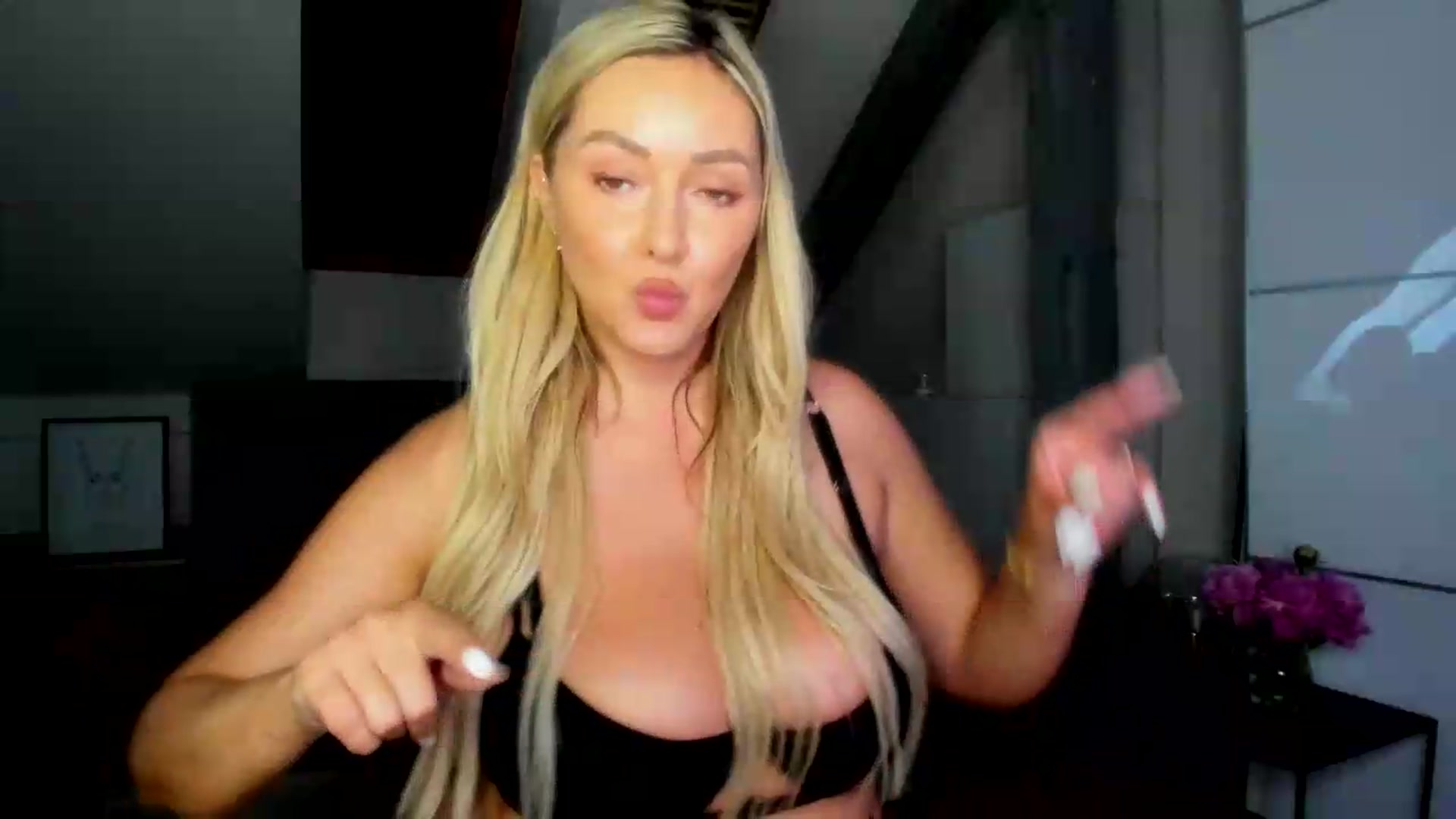 Gallery image thumbnail from Mi_Ha's myfreecams stream on, 06/27/2026, 16:54 image 5 of 20