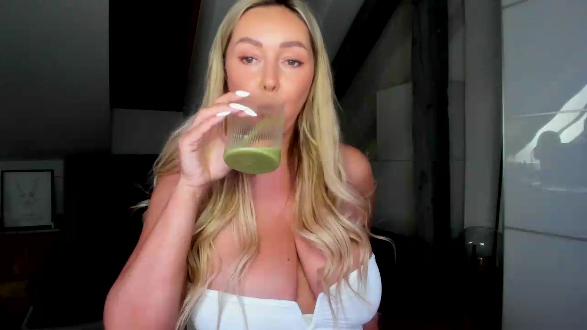 Gallery image thumbnail from Mi_Ha's myfreecams stream on, 06/29/2026, 13:34 image 8 of 20