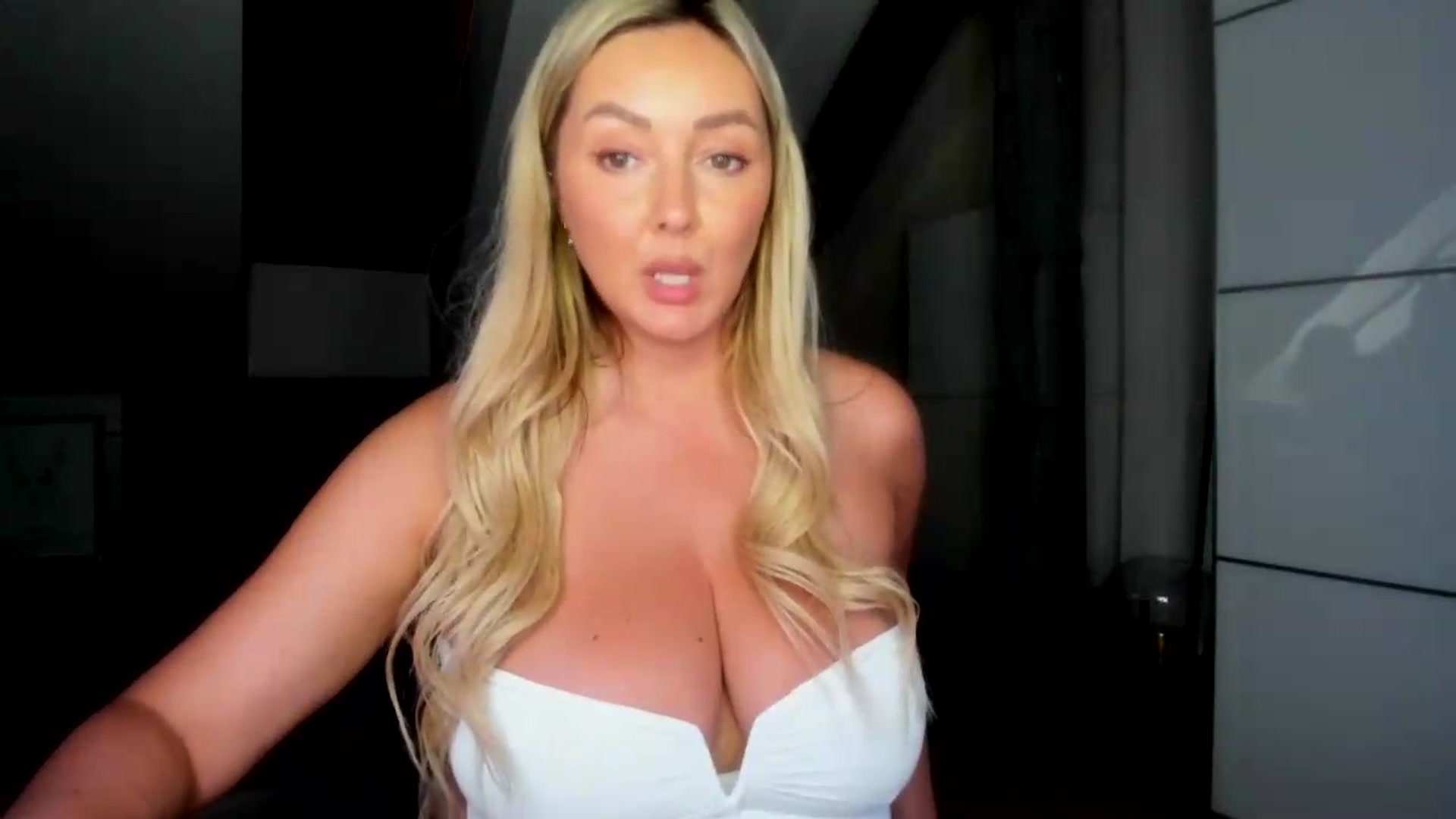 Gallery image thumbnail from Mi_Ha's myfreecams stream on, 06/29/2026, 15:54 image 14 of 20
