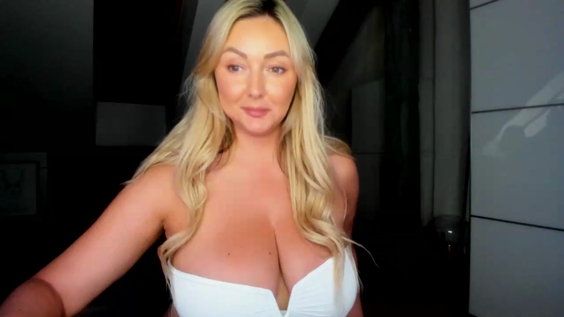 Gallery image thumbnail from Mi_Ha's myfreecams stream on, 06/29/2026, 15:54 image 19 of 20