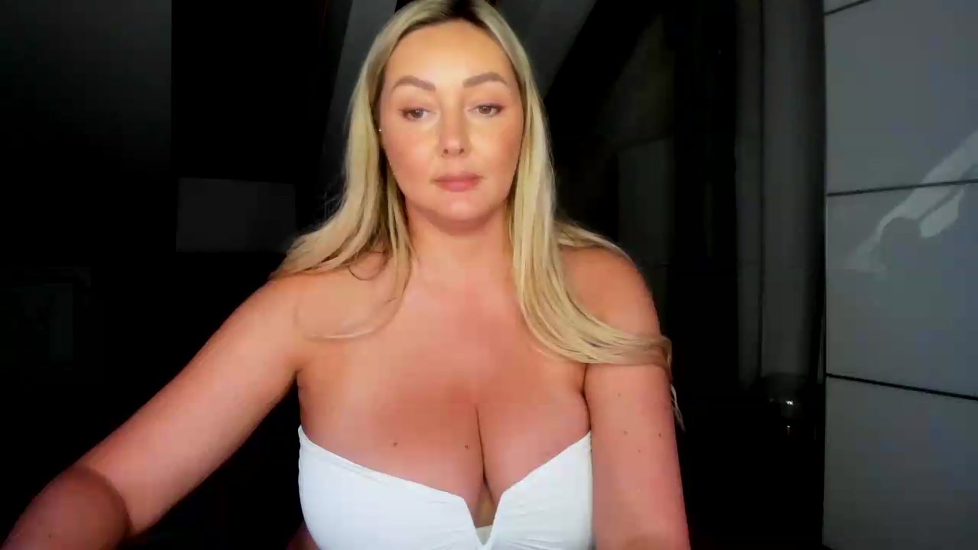 Gallery image thumbnail from Mi_Ha's myfreecams stream on, 06/29/2026, 15:54 image 6 of 20