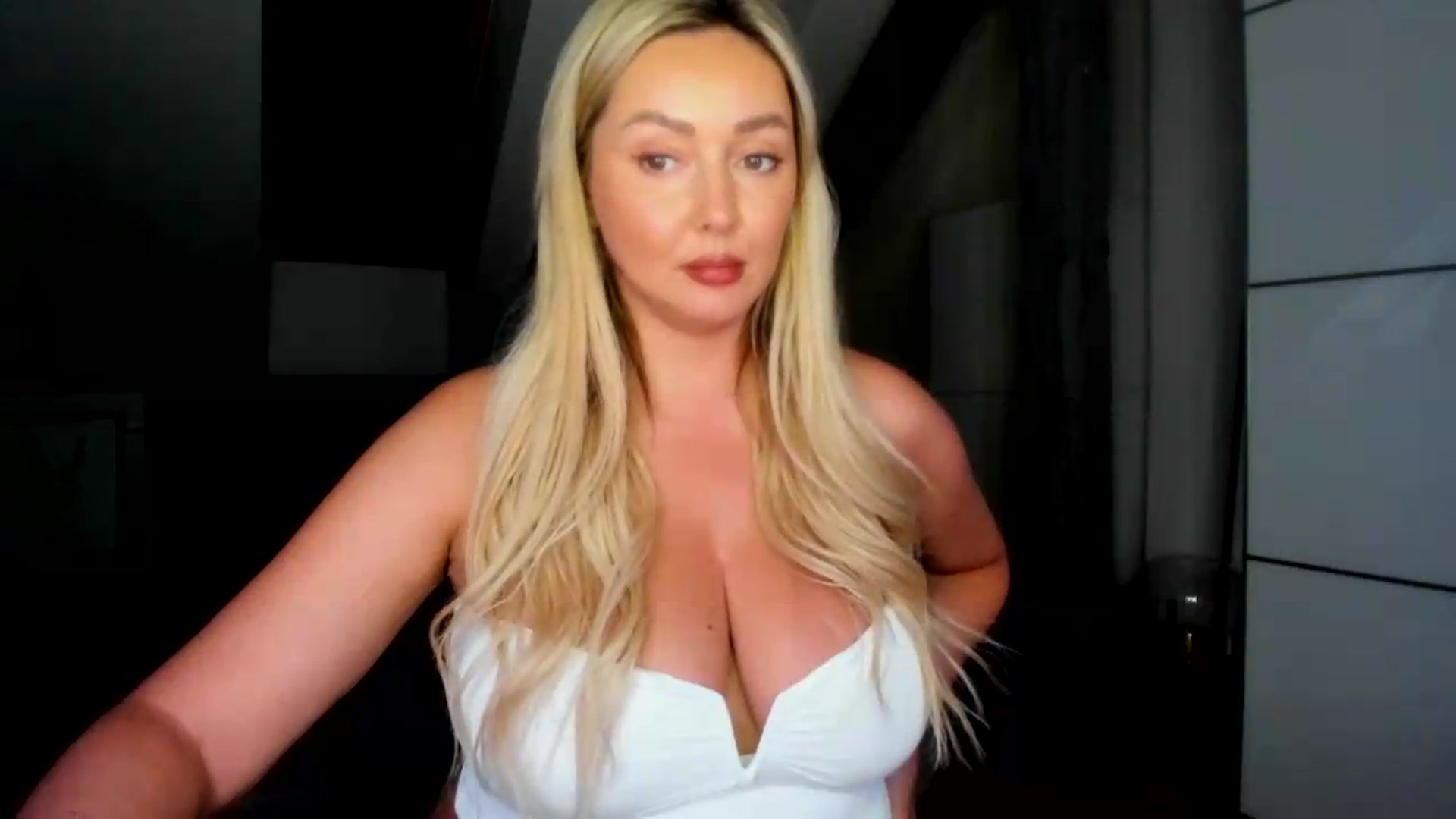 Gallery image thumbnail from Mi_Ha's myfreecams stream on, 06/29/2026, 19:14 image 4 of 20