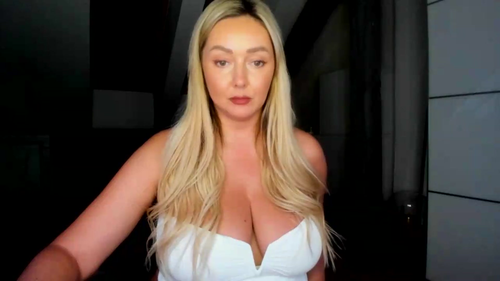 Gallery image thumbnail from Mi_Ha's myfreecams stream on, 06/29/2026, 19:14 image 9 of 20
