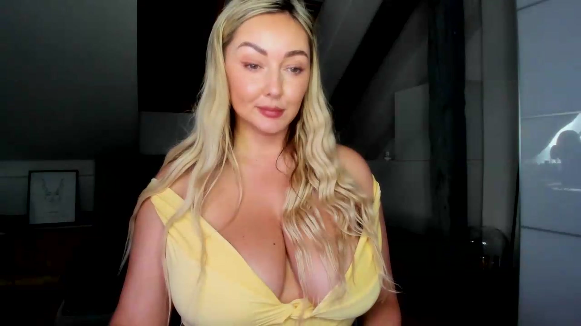 Gallery image thumbnail from Mi_Ha's myfreecams stream on, 07/03/2026, 13:35 image 9 of 20