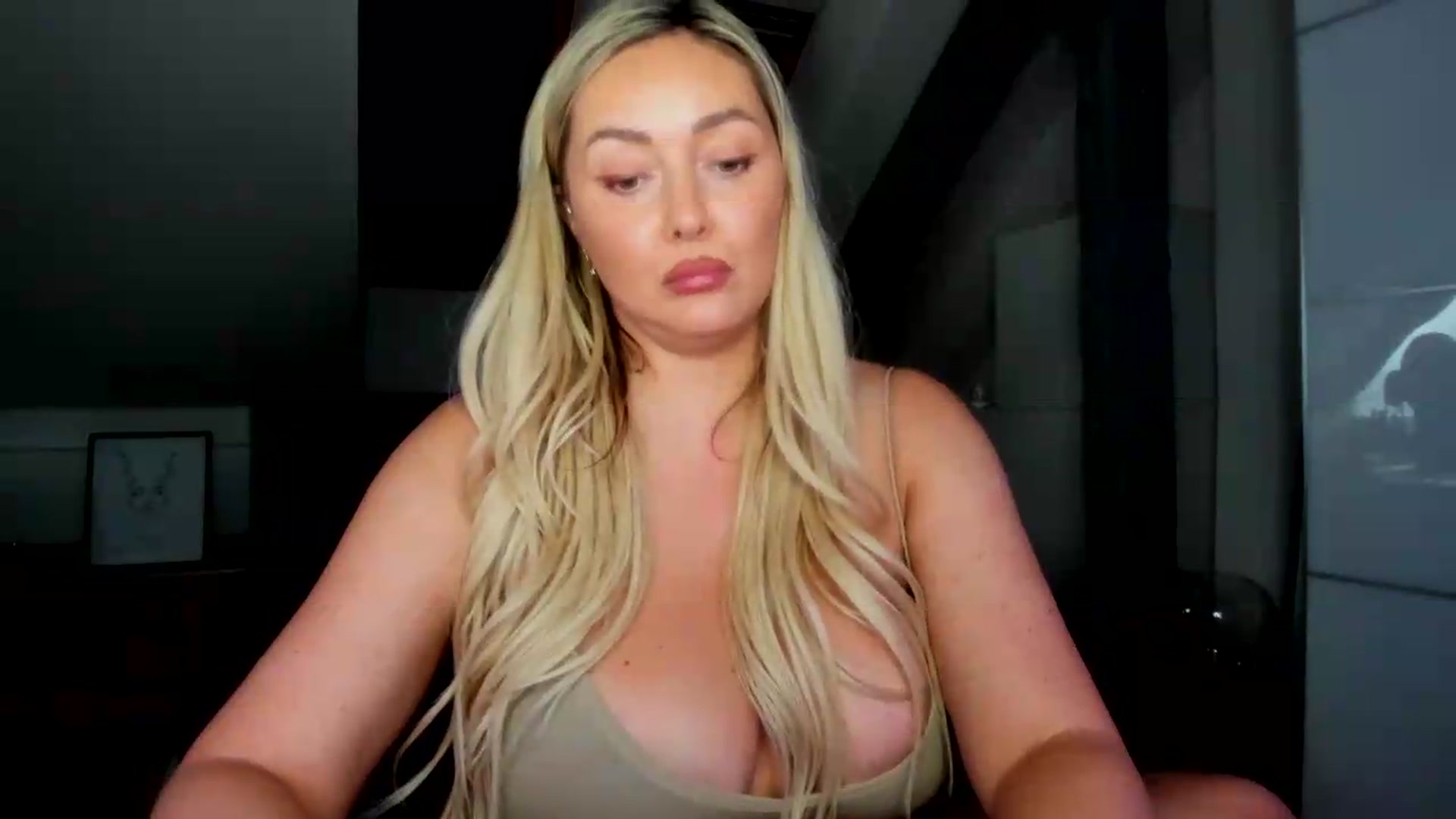 Gallery image thumbnail from Mi_Ha's myfreecams stream on, 07/06/2026, 14:28 image 6 of 20