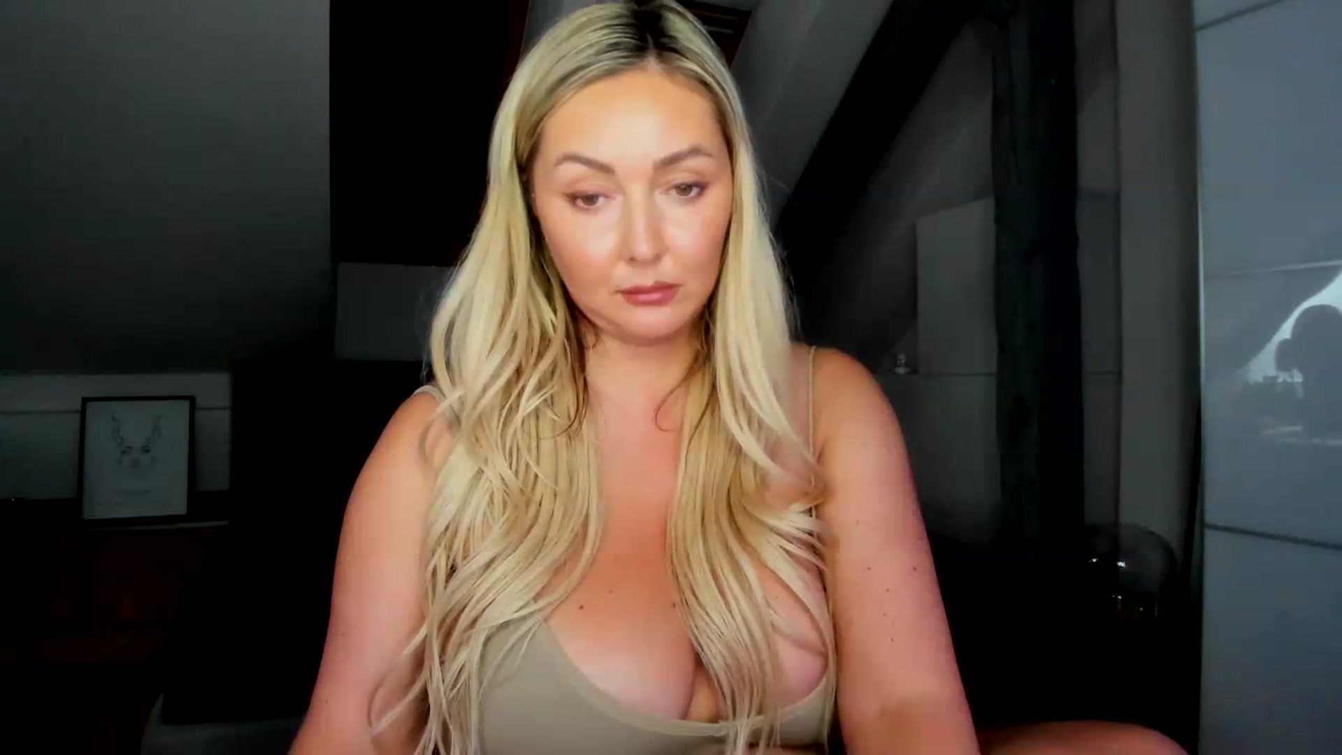 Gallery image thumbnail from Mi_Ha's myfreecams stream on, 07/06/2026, 14:28 image 10 of 20