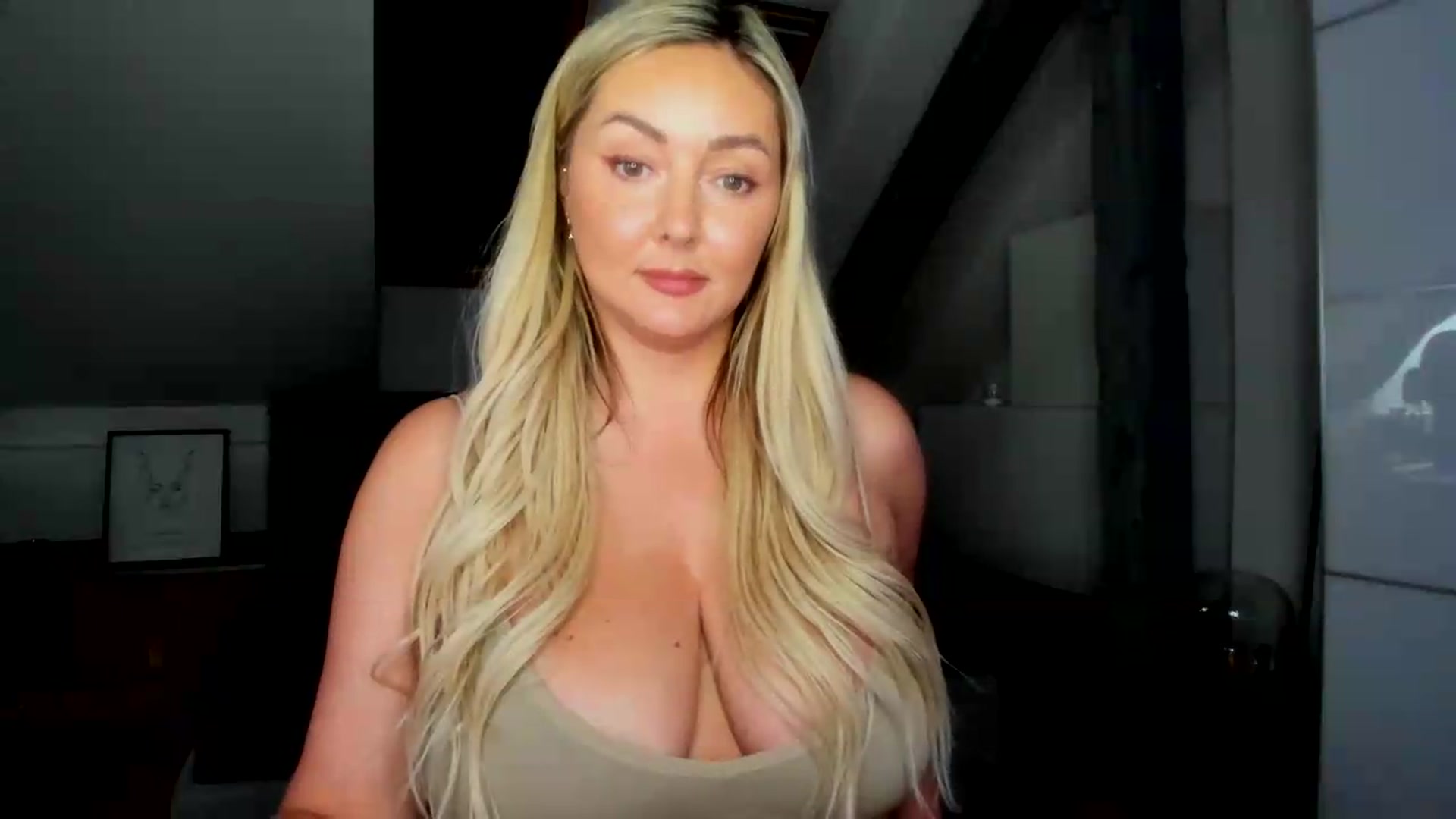 Gallery image thumbnail from Mi_Ha's myfreecams stream on, 07/06/2026, 15:52 image 8 of 20