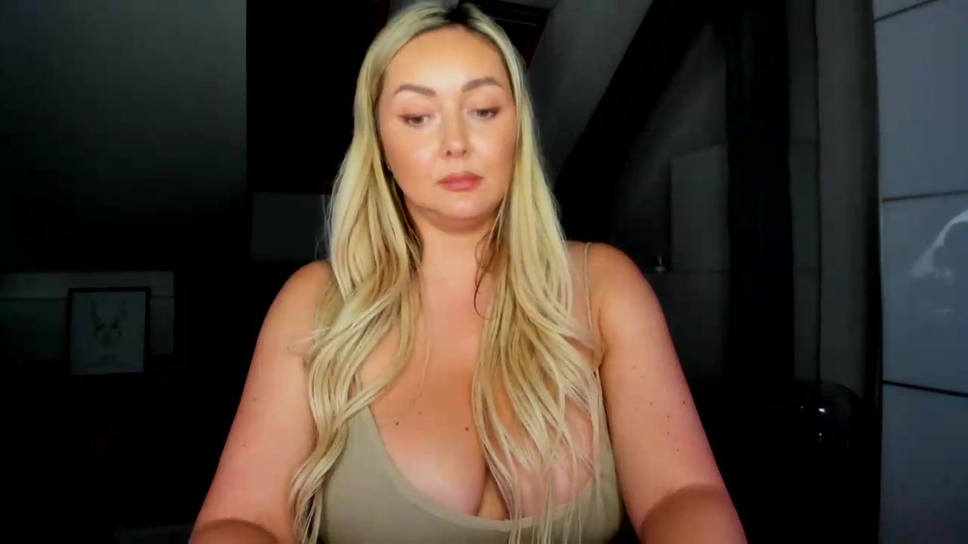 Gallery image thumbnail from Mi_Ha's myfreecams stream on, 07/06/2026, 15:52 image 19 of 20