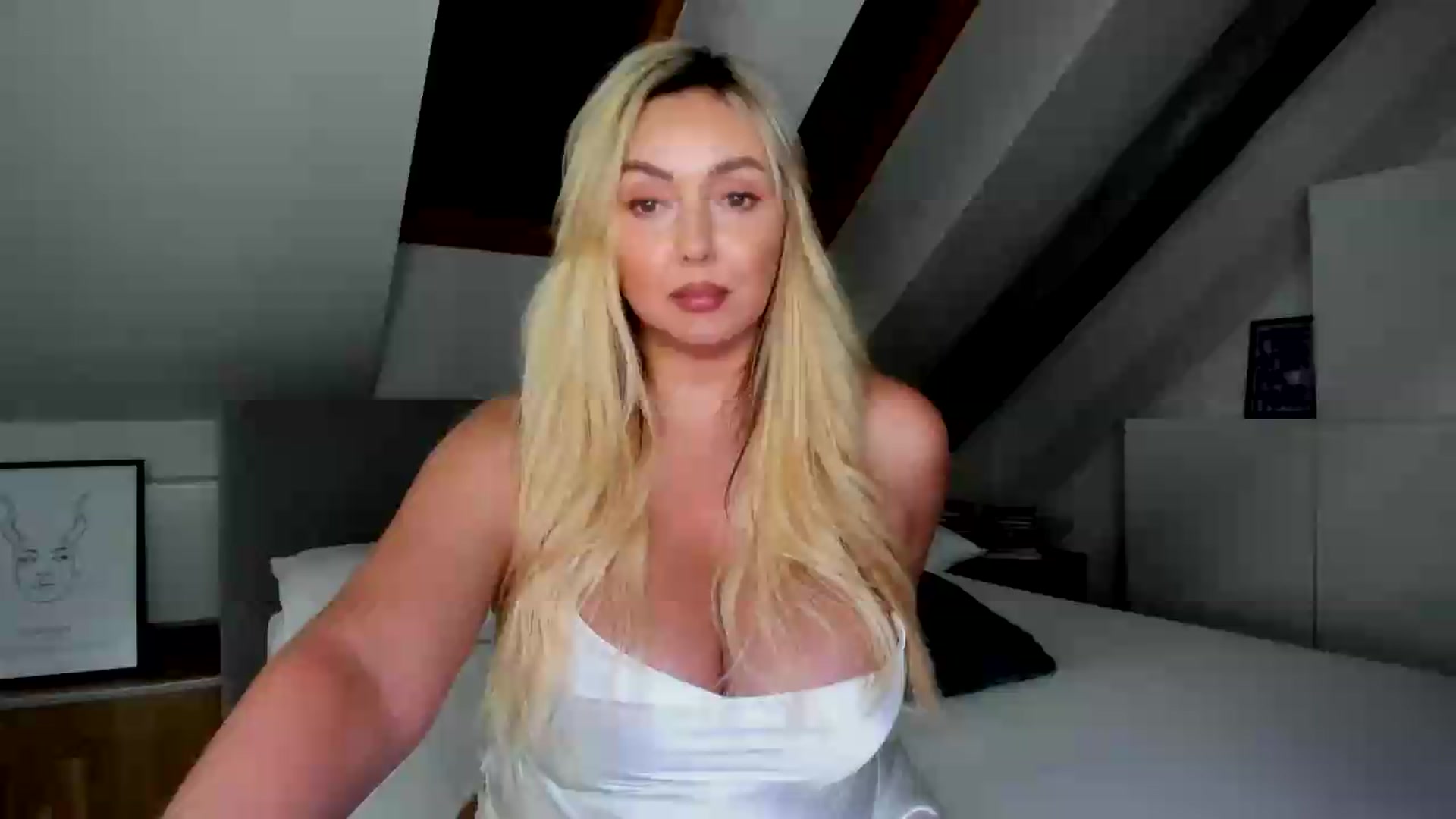 Gallery image thumbnail from Mi_Ha's myfreecams stream on, 07/07/2026, 14:24 image 2 of 20