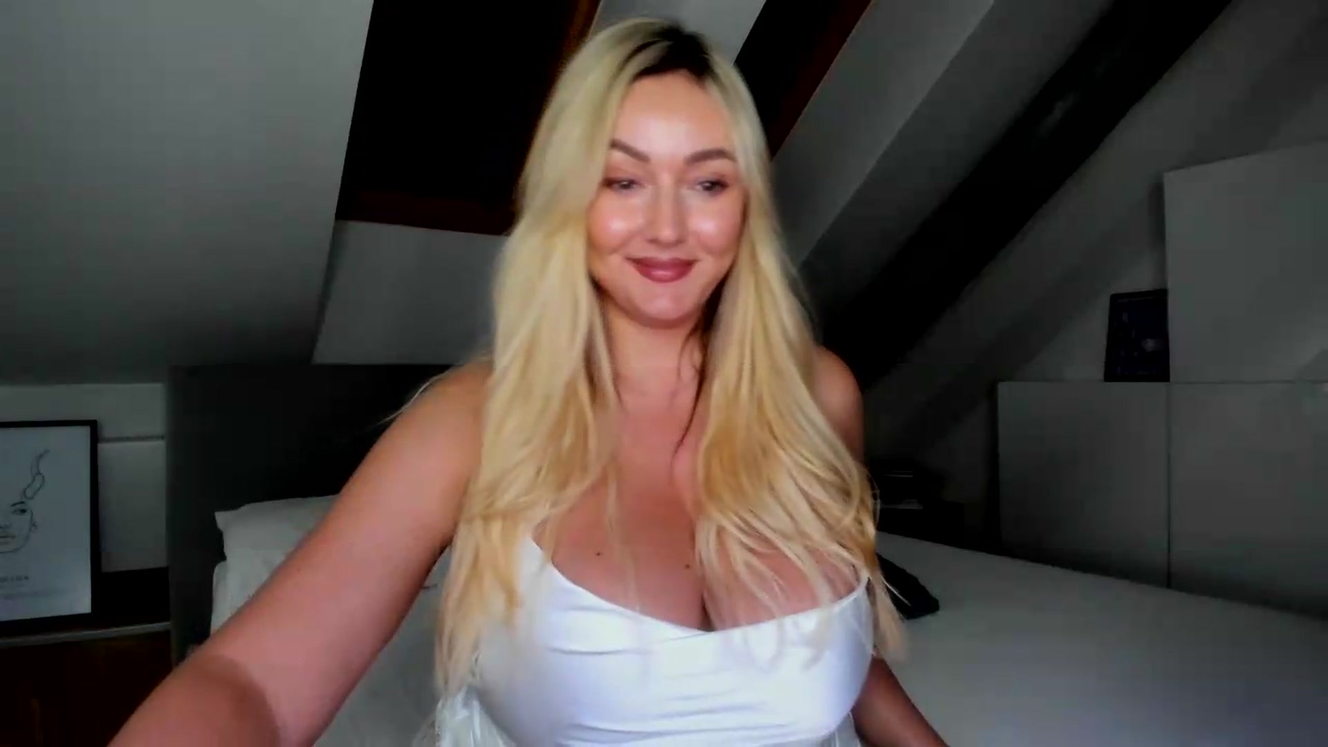 Gallery image thumbnail from Mi_Ha's myfreecams stream on, 07/07/2026, 14:24 image 8 of 20
