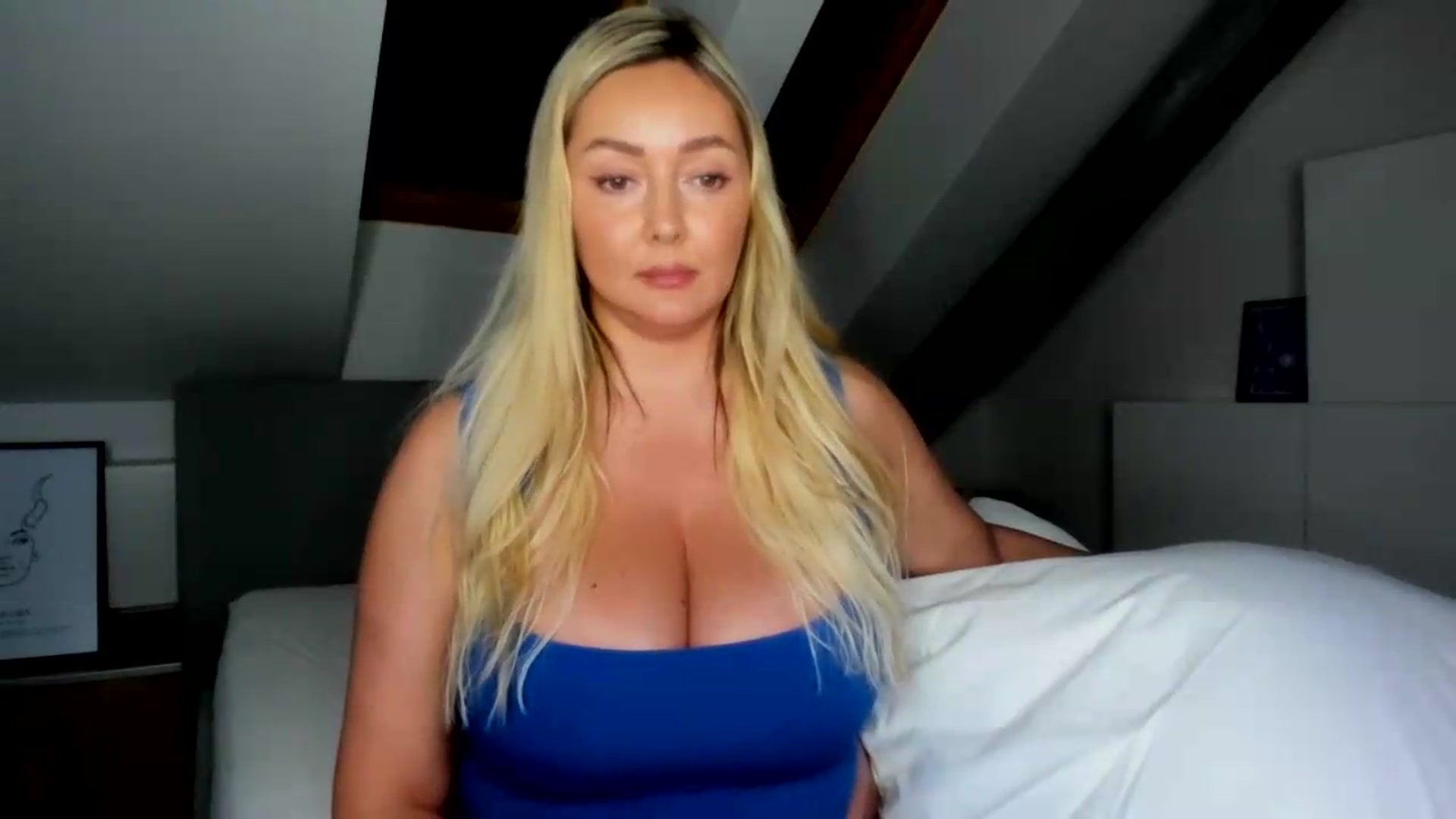 Gallery image thumbnail from Mi_Ha's myfreecams stream on, 07/08/2026, 15:20 image 19 of 20