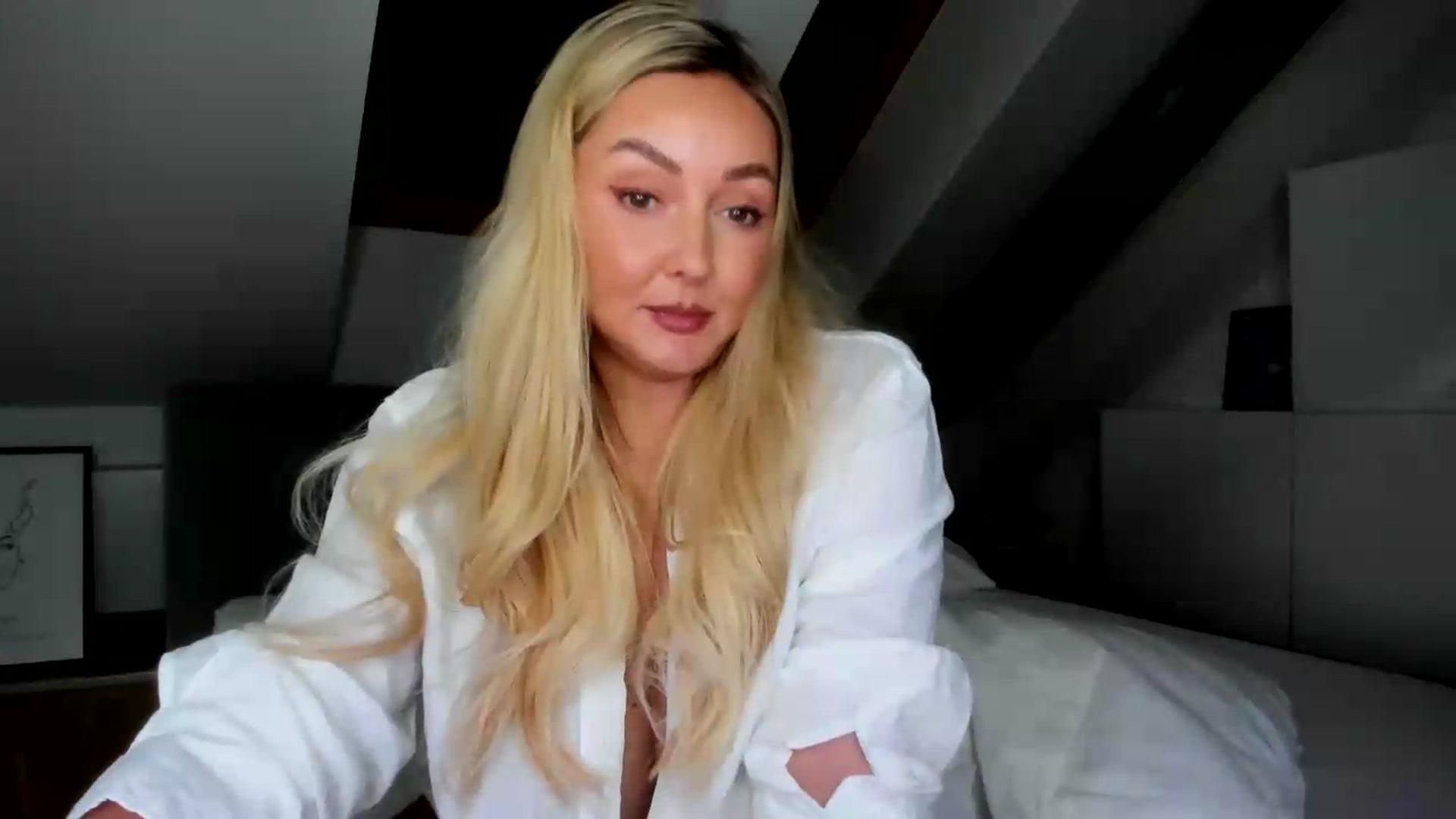 Gallery image thumbnail from Mi_Ha's myfreecams stream on, 07/10/2026, 13:23 image 11 of 20