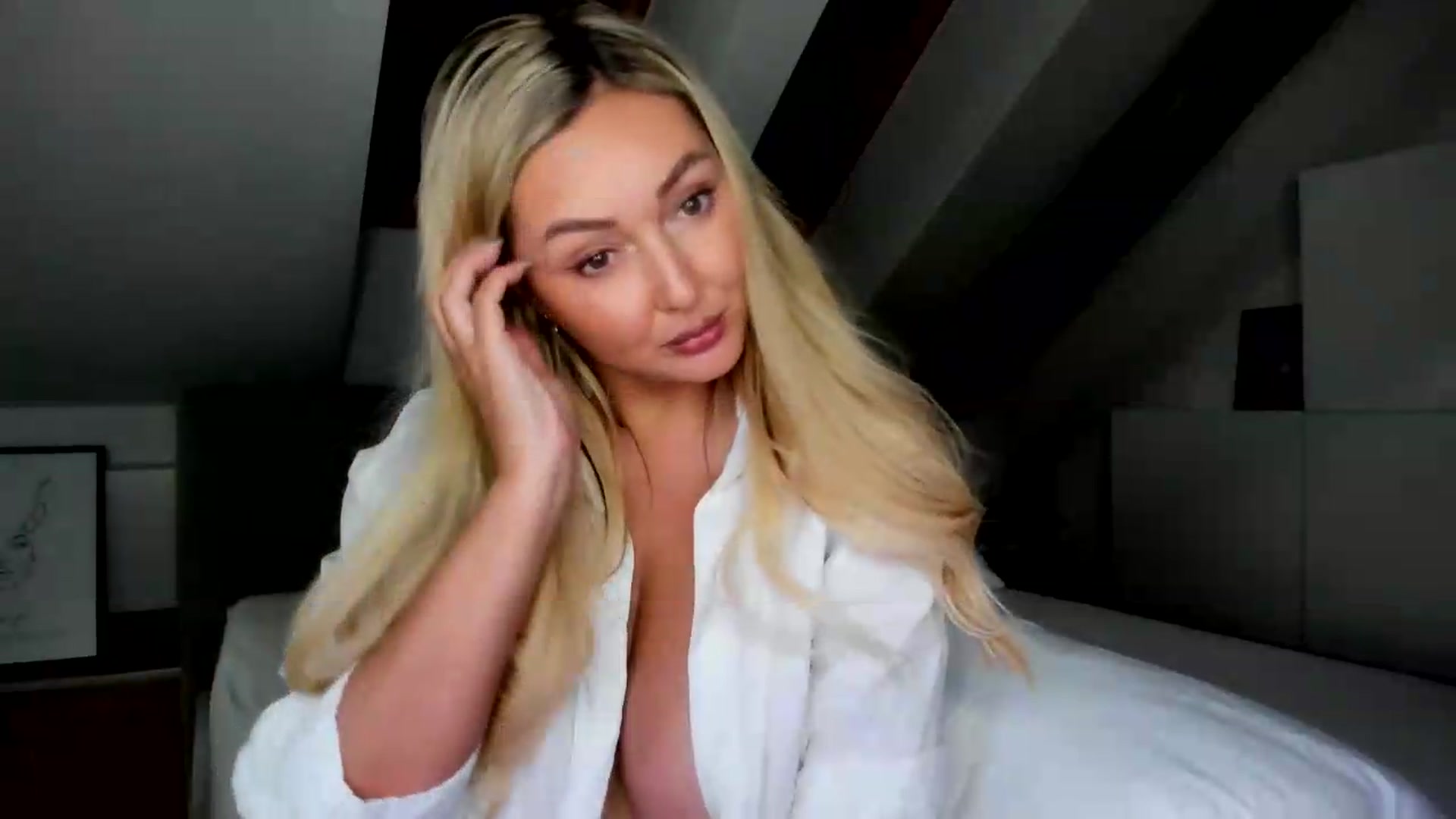 Gallery image thumbnail from Mi_Ha's myfreecams stream on, 07/10/2026, 13:23 image 18 of 20