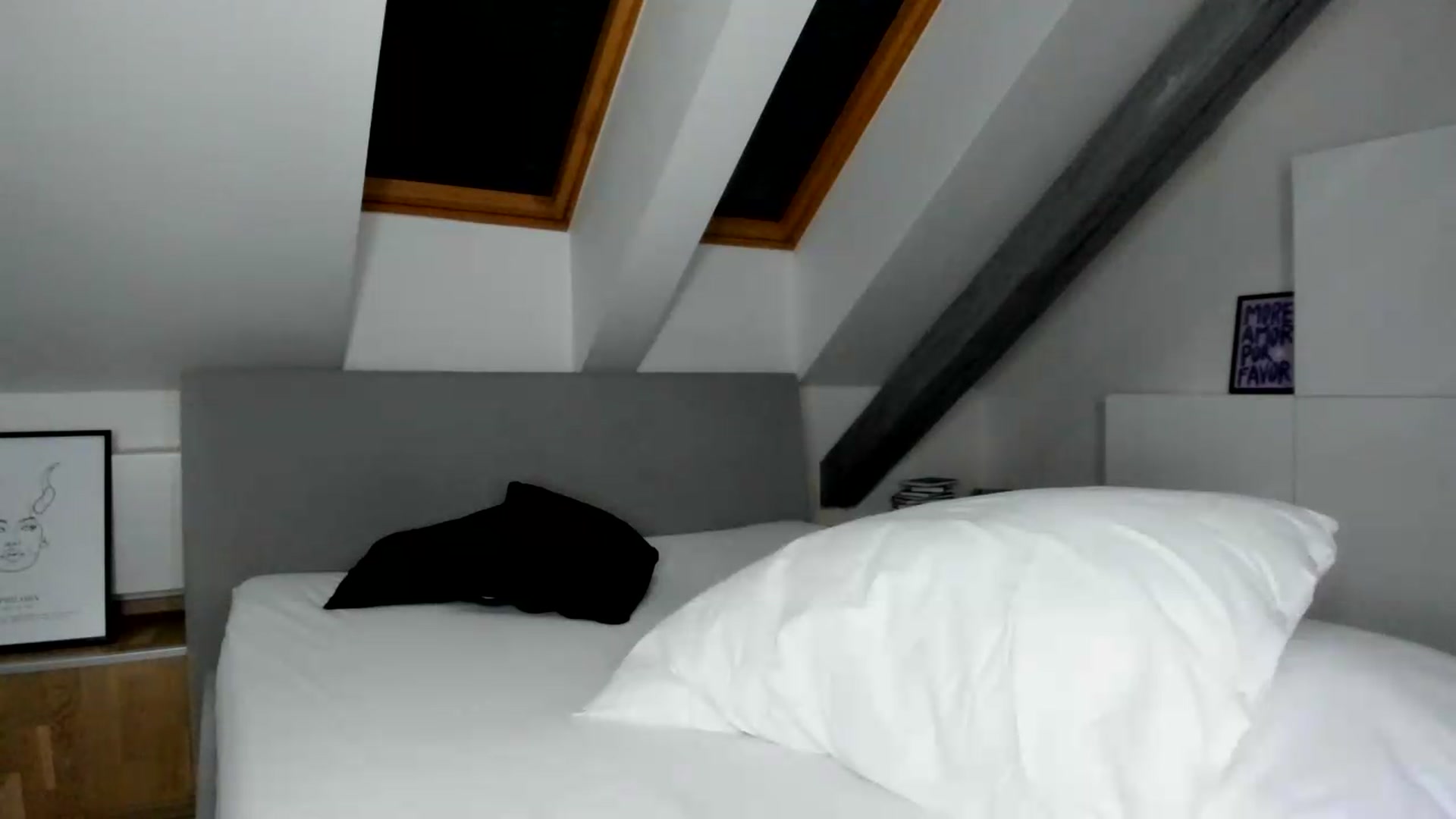 Gallery image thumbnail from Mi_Ha's myfreecams stream on, 07/10/2026, 15:19 image 13 of 20