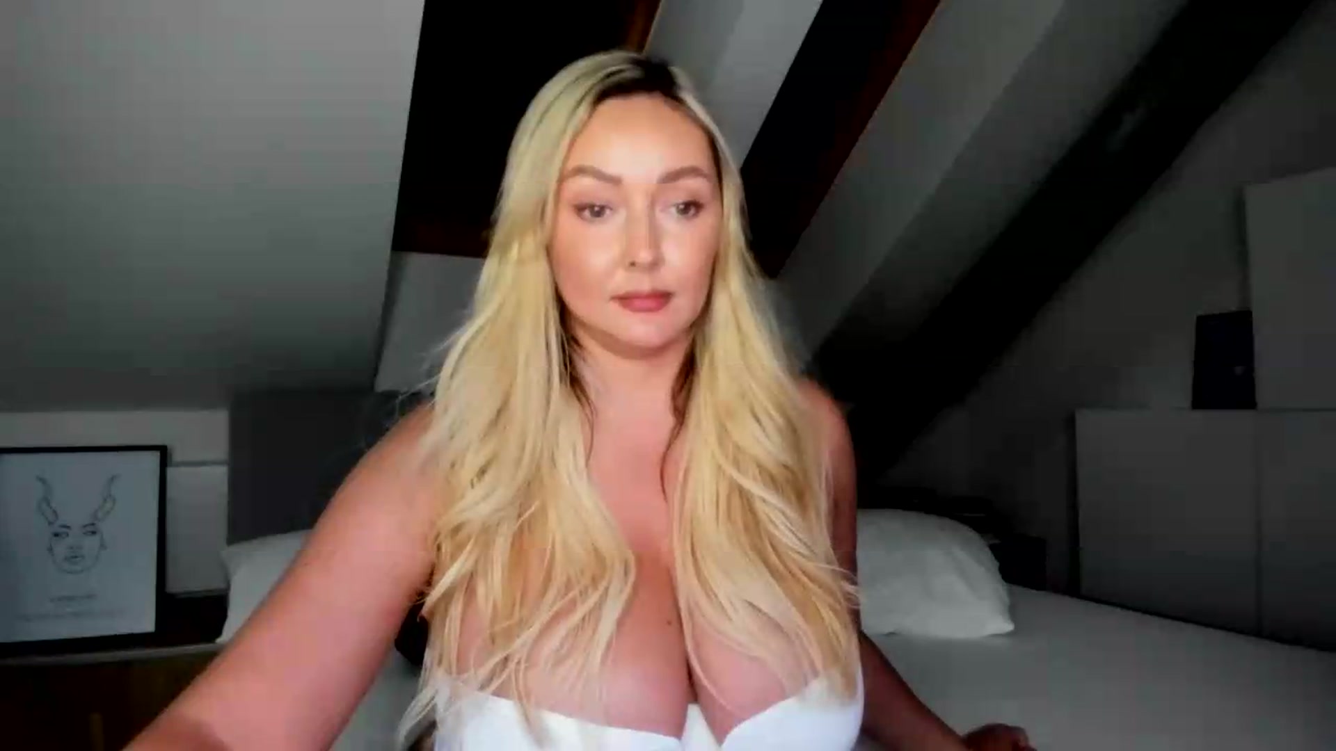 Gallery image thumbnail from Mi_Ha's myfreecams stream on, 07/13/2026, 14:02 image 17 of 20