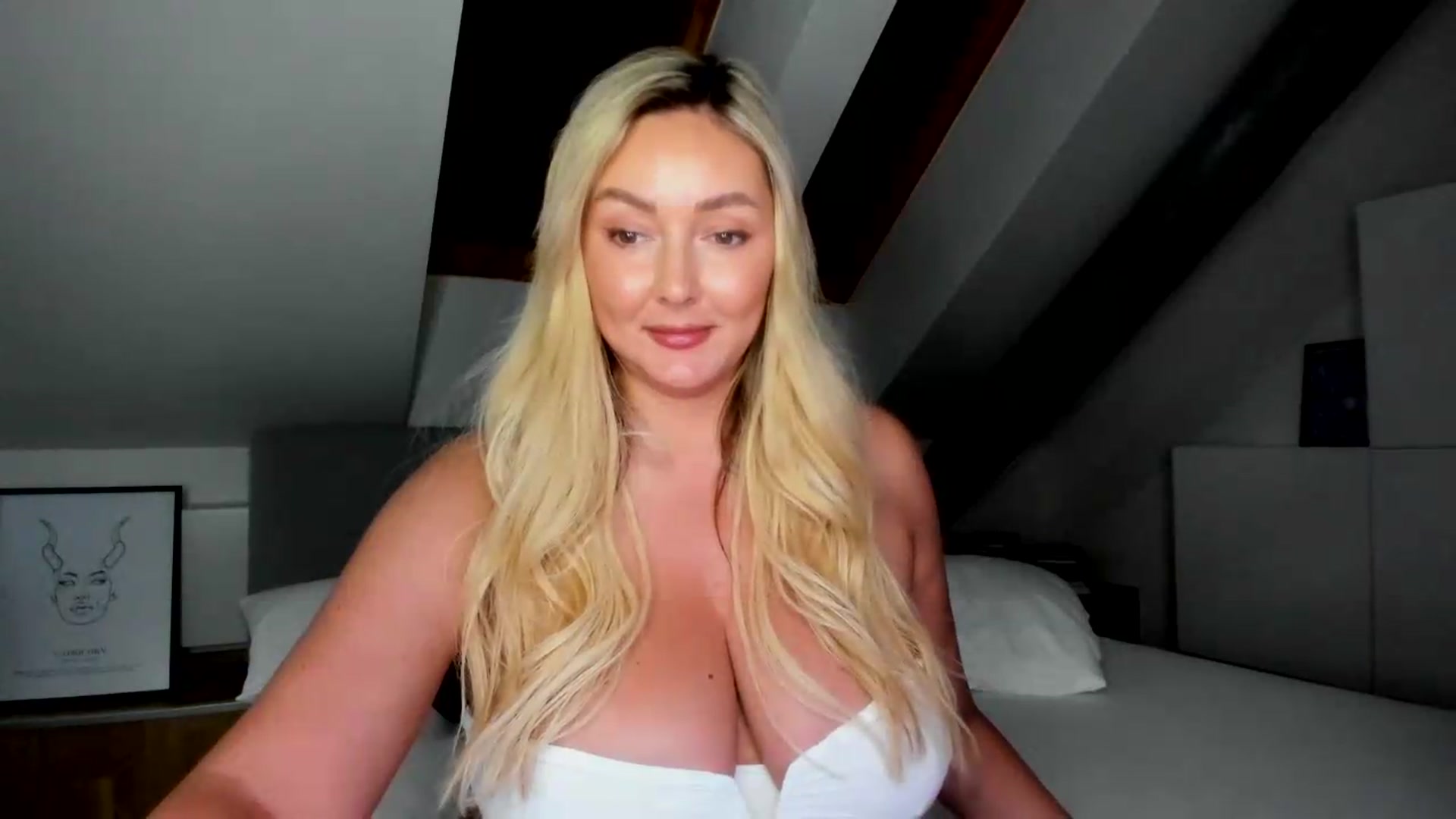 Gallery image thumbnail from Mi_Ha's myfreecams stream on, 07/13/2026, 14:02 image 19 of 20