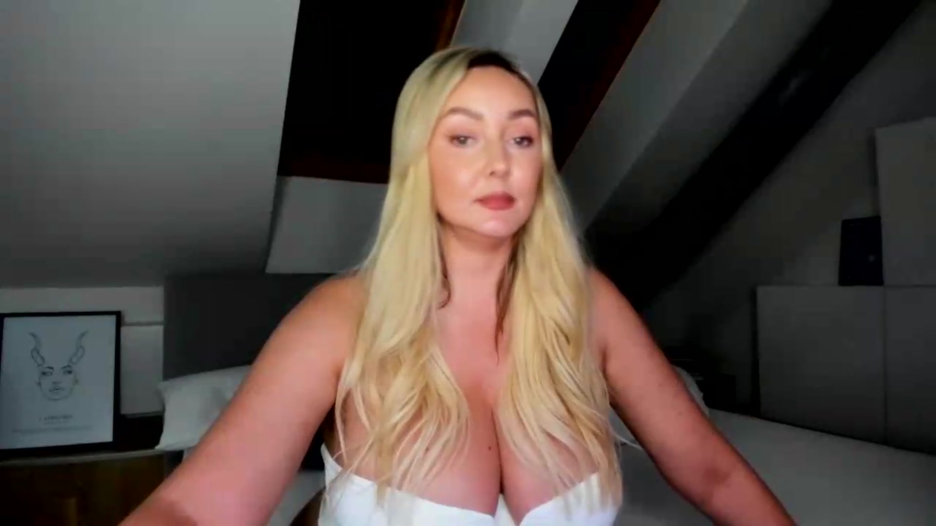 Gallery image thumbnail from Mi_Ha's myfreecams stream on, 07/13/2026, 14:02 image 6 of 20