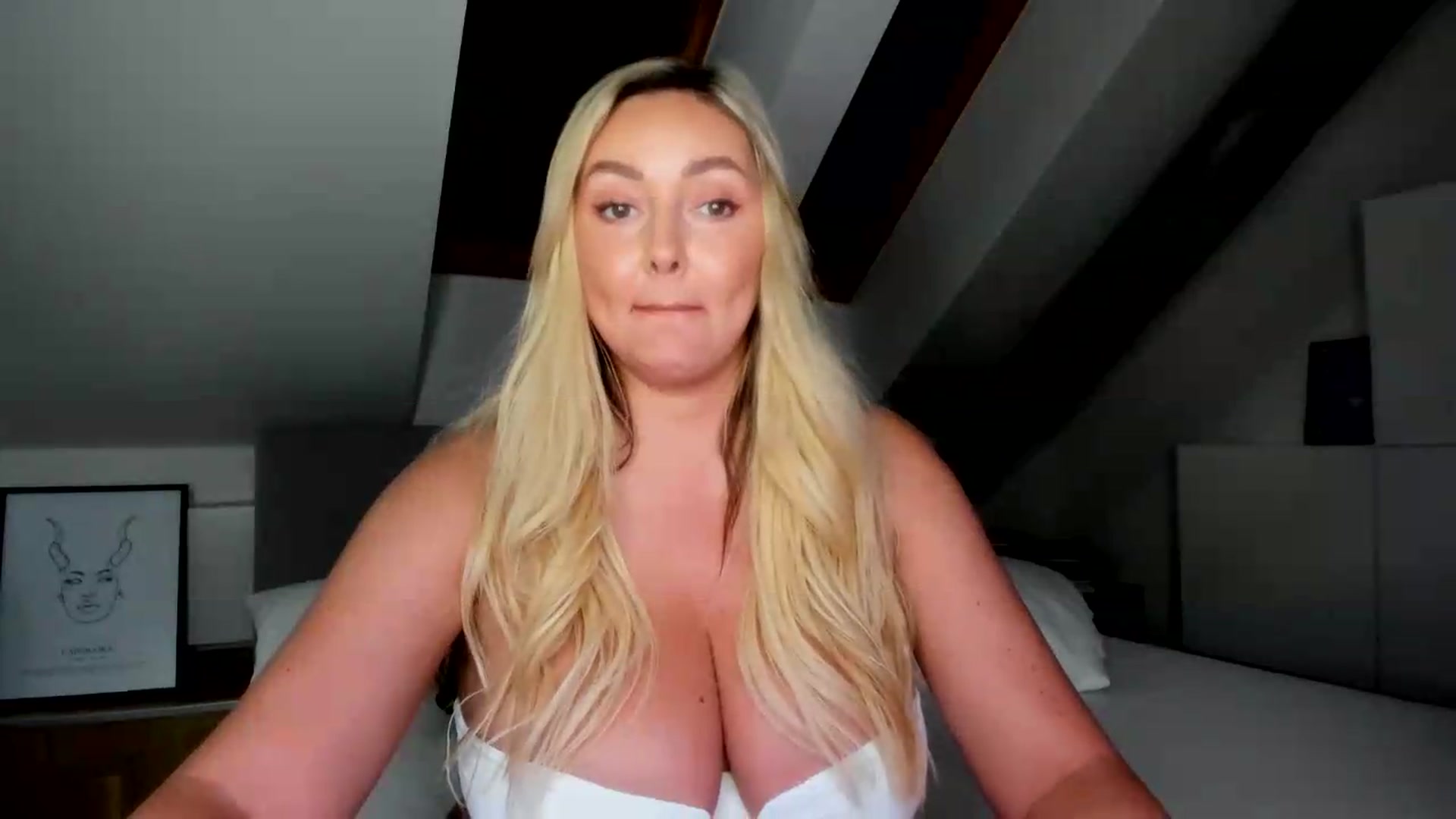 Gallery image thumbnail from Mi_Ha's myfreecams stream on, 07/13/2026, 14:02 image 5 of 20