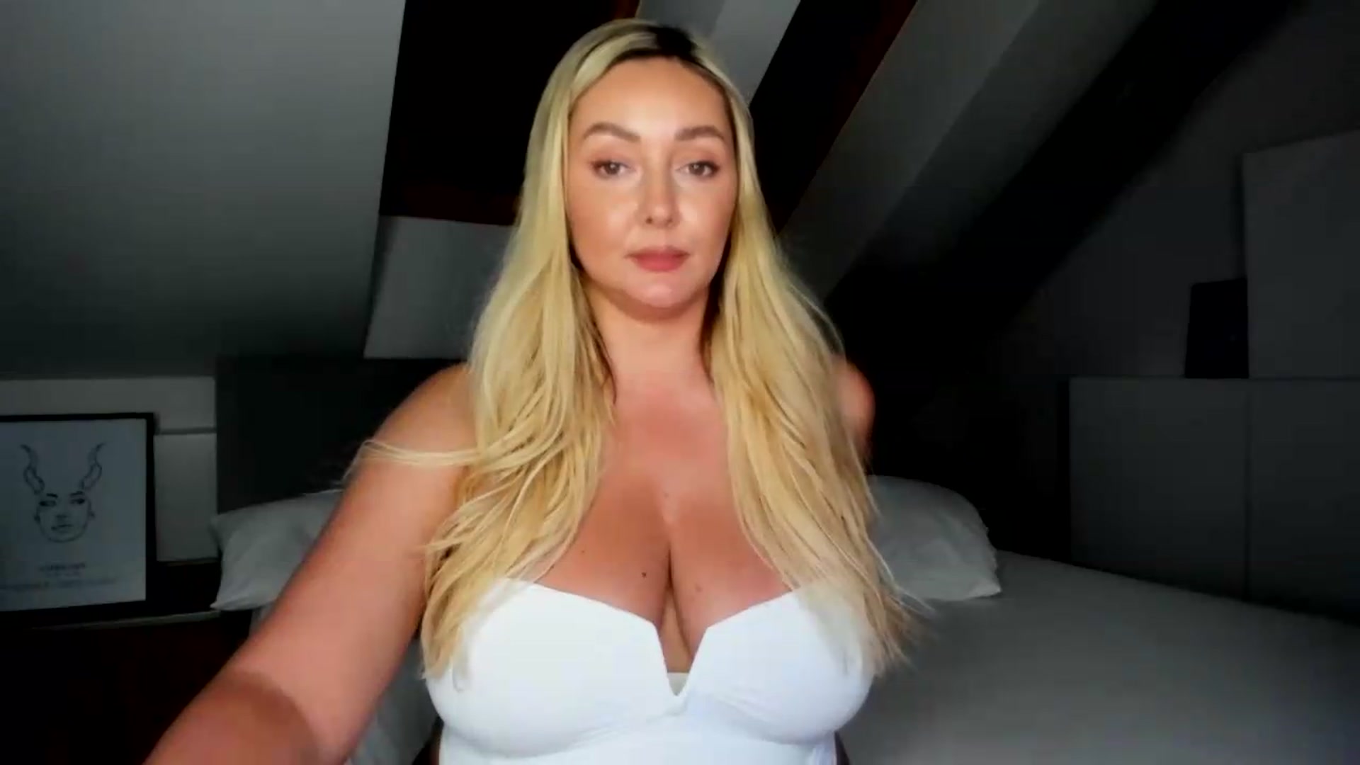 Gallery image thumbnail from Mi_Ha's myfreecams stream on, 07/13/2026, 16:44 image 19 of 20