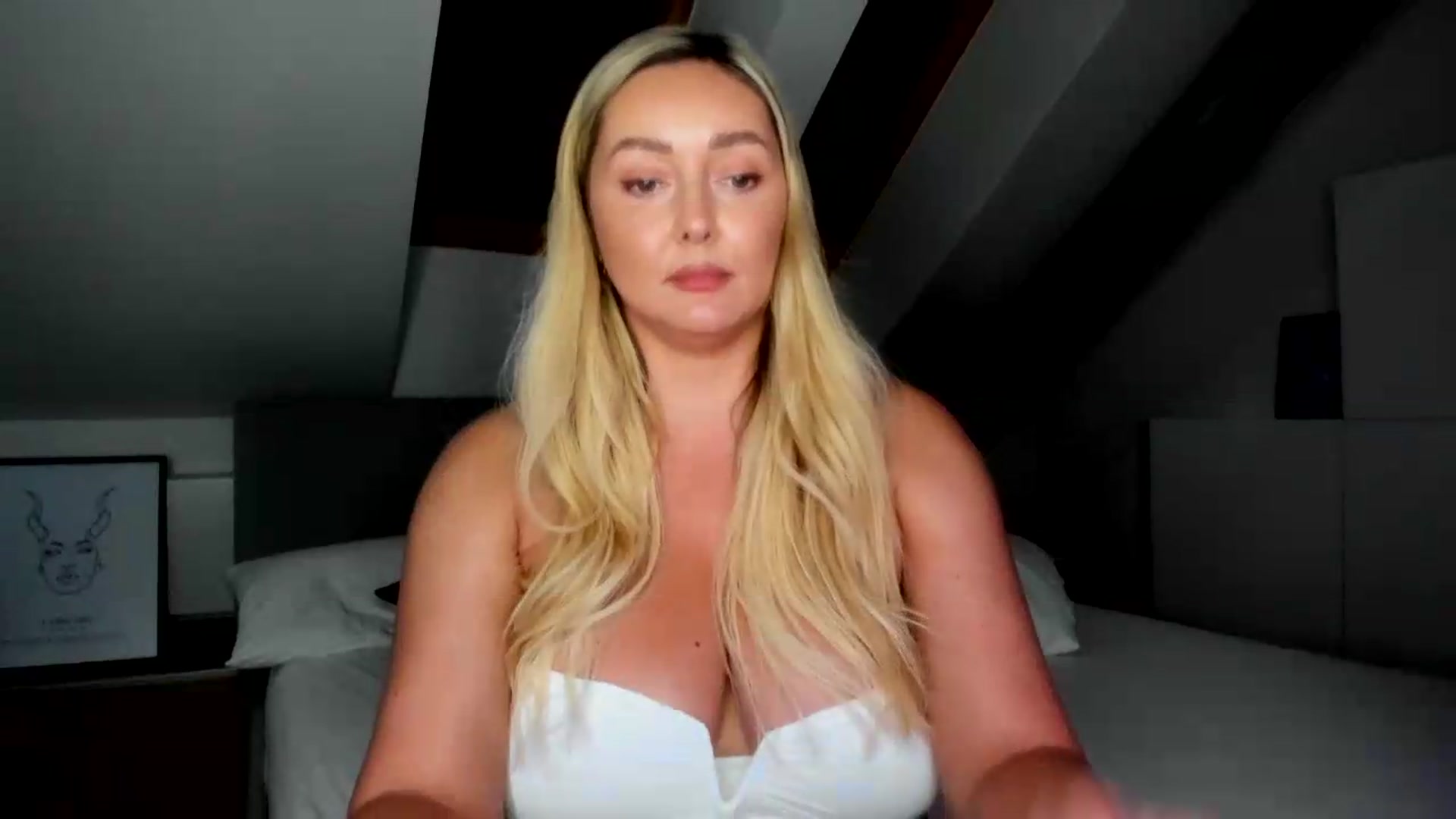 Gallery image thumbnail from Mi_Ha's myfreecams stream on, 07/13/2026, 16:44 image 8 of 20