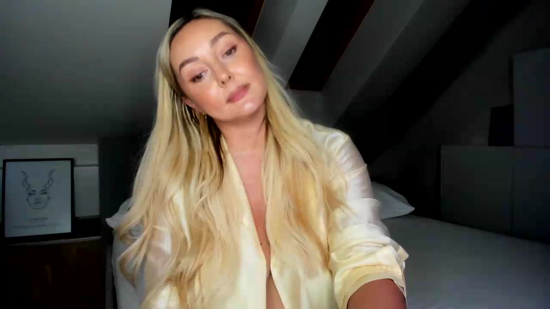 Gallery image thumbnail from Mi_Ha's myfreecams stream on, 07/14/2026, 15:51 image 16 of 20