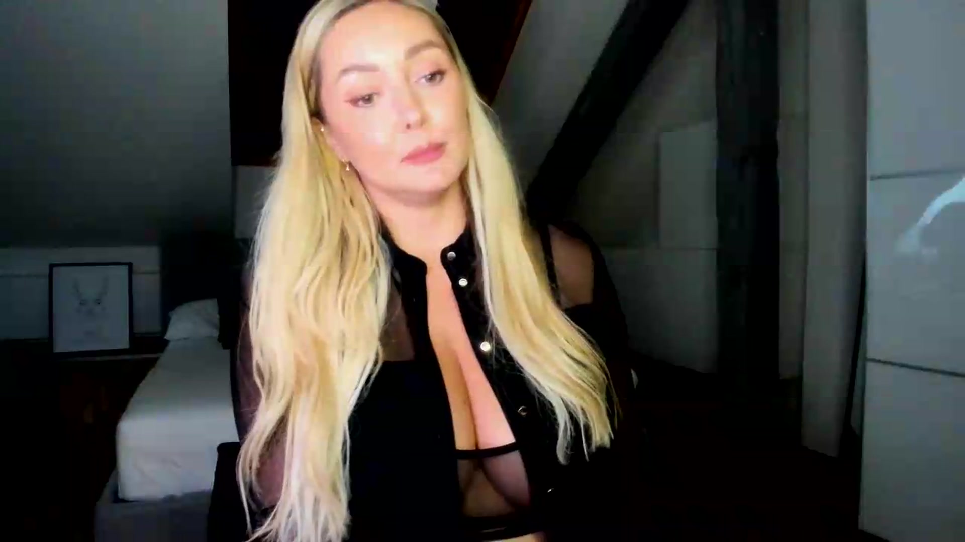 Gallery image thumbnail from Mi_Ha's myfreecams stream on, 07/16/2026, 17:07 image 17 of 20