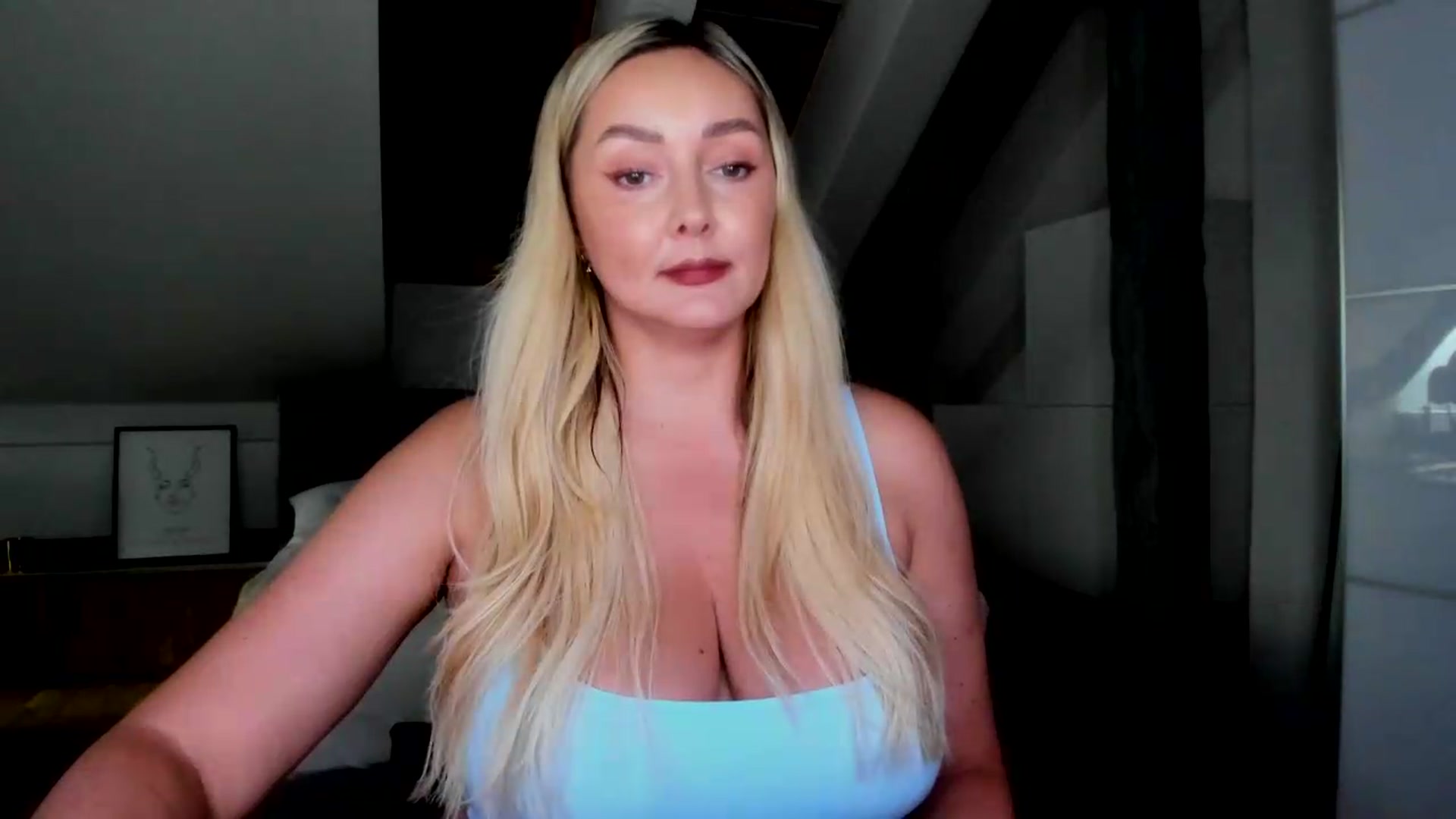Gallery image thumbnail from Mi_Ha's myfreecams stream on, 07/17/2026, 13:43 image 9 of 20