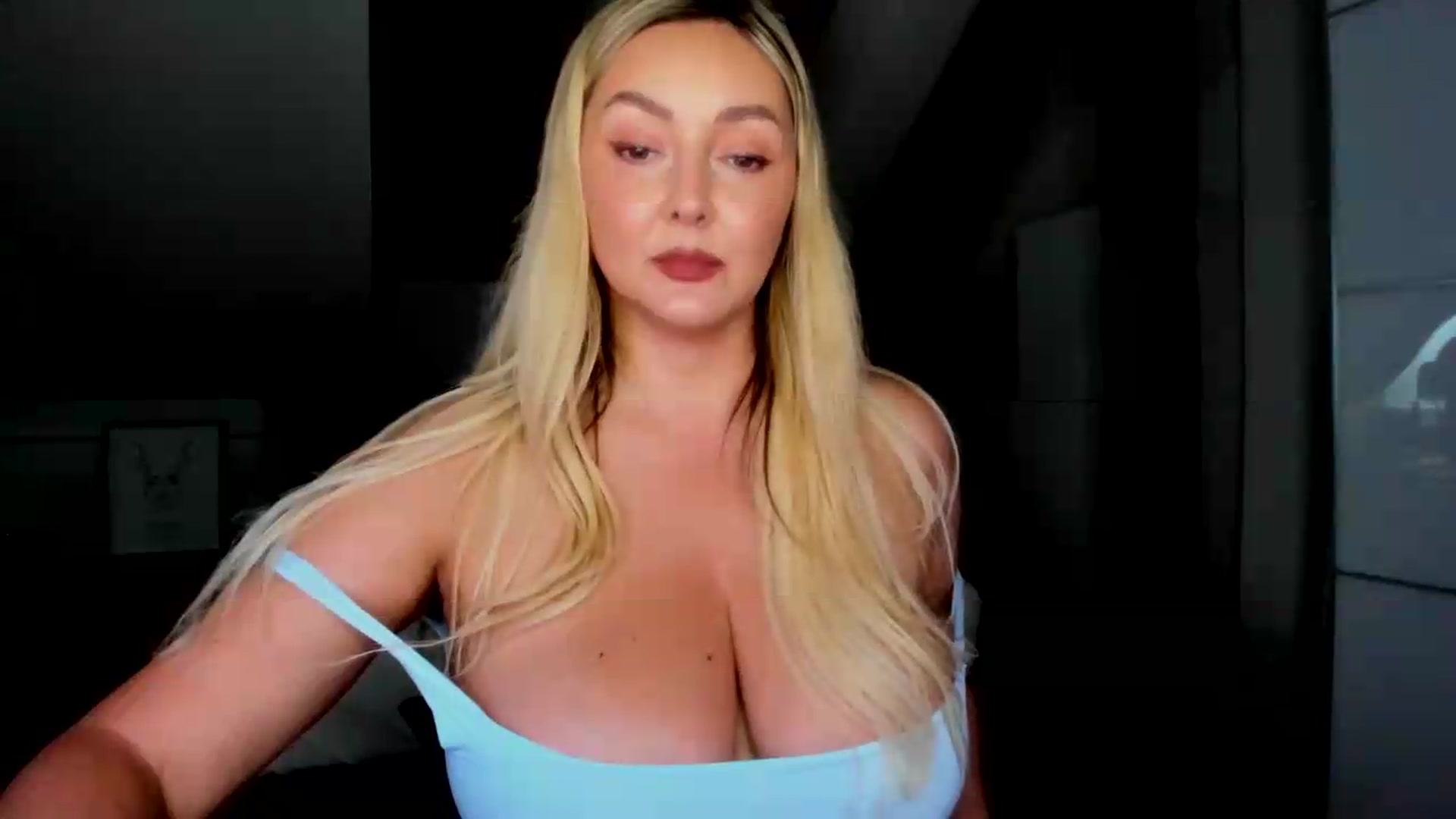Gallery image thumbnail from Mi_Ha's myfreecams stream on, 07/17/2026, 17:01 image 6 of 20