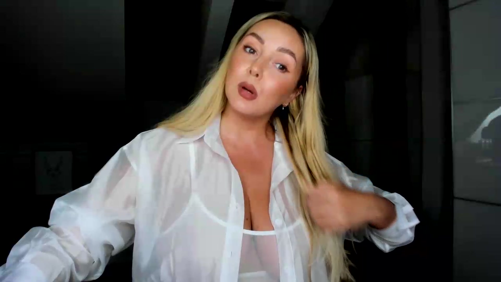 Gallery image thumbnail from Mi_Ha's myfreecams stream on, 07/20/2026, 15:17 image 10 of 20