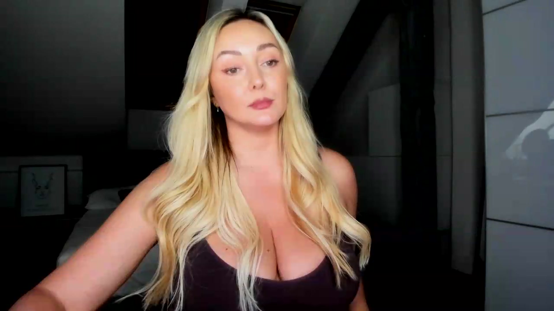 Gallery image thumbnail from Mi_Ha's myfreecams stream on, 07/21/2026, 16:29 image 17 of 20