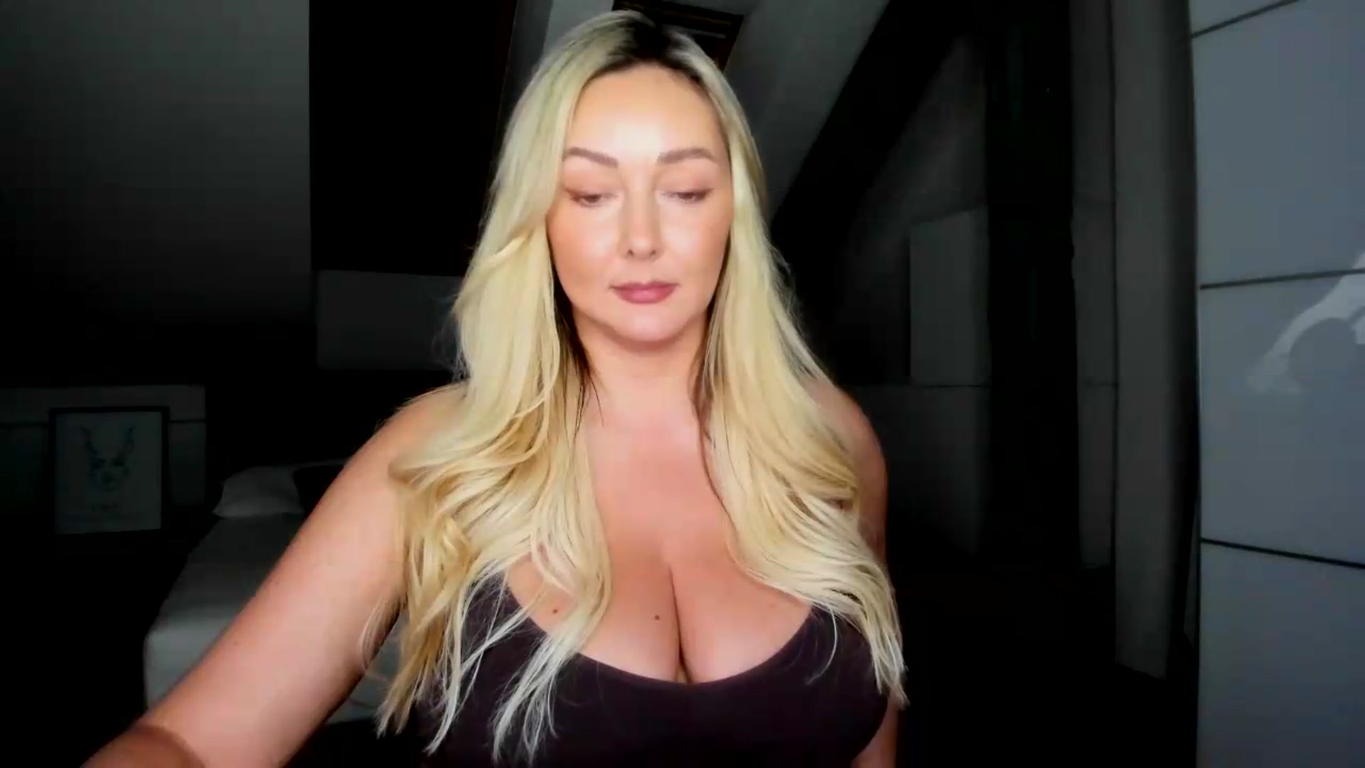 Gallery image thumbnail from Mi_Ha's myfreecams stream on, 07/21/2026, 16:29 image 14 of 20