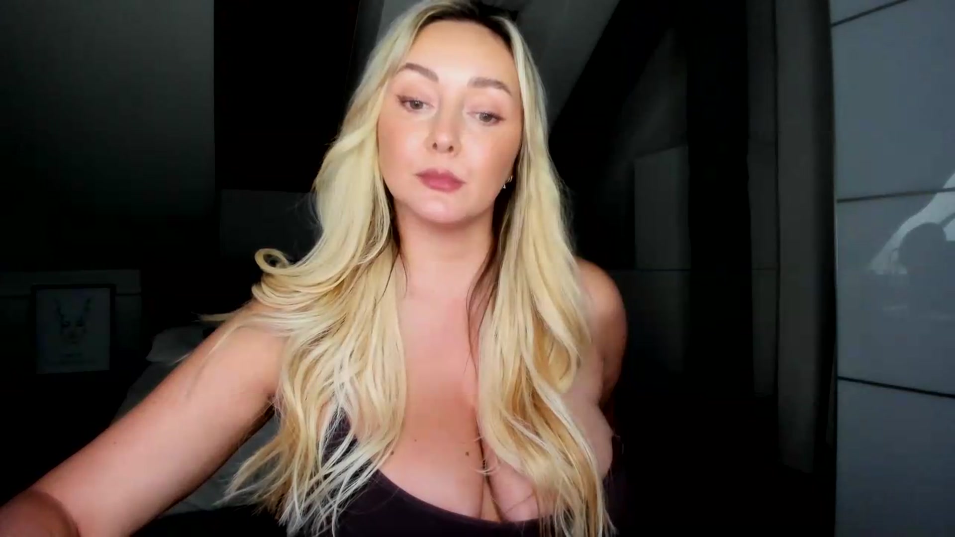 Gallery image thumbnail from Mi_Ha's myfreecams stream on, 07/21/2026, 16:29 image 18 of 20