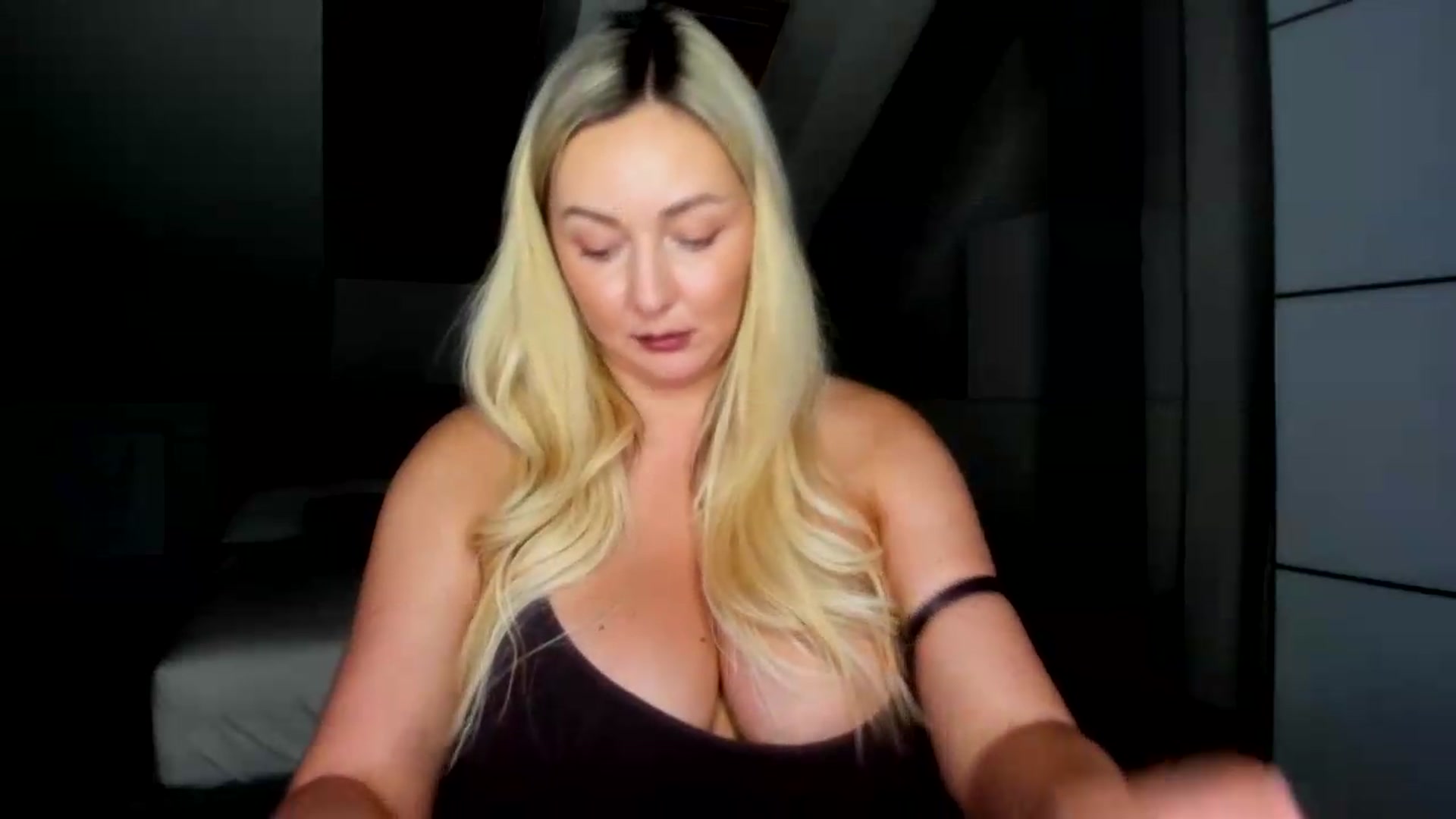 Gallery image thumbnail from Mi_Ha's myfreecams stream on, 07/21/2026, 20:34 image 14 of 20