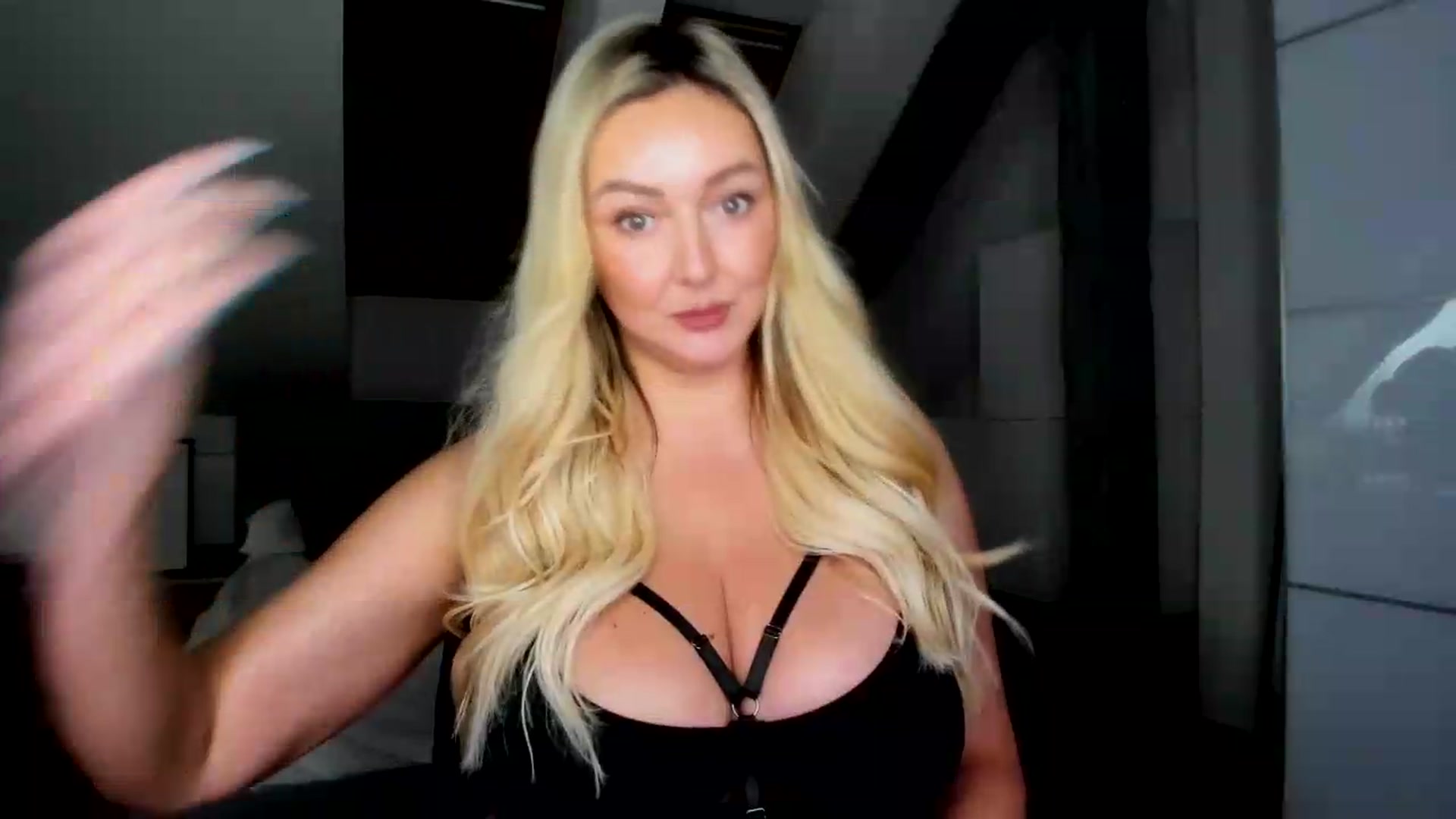 Gallery image thumbnail from Mi_Ha's myfreecams stream on, 07/22/2026, 13:24 image 4 of 20
