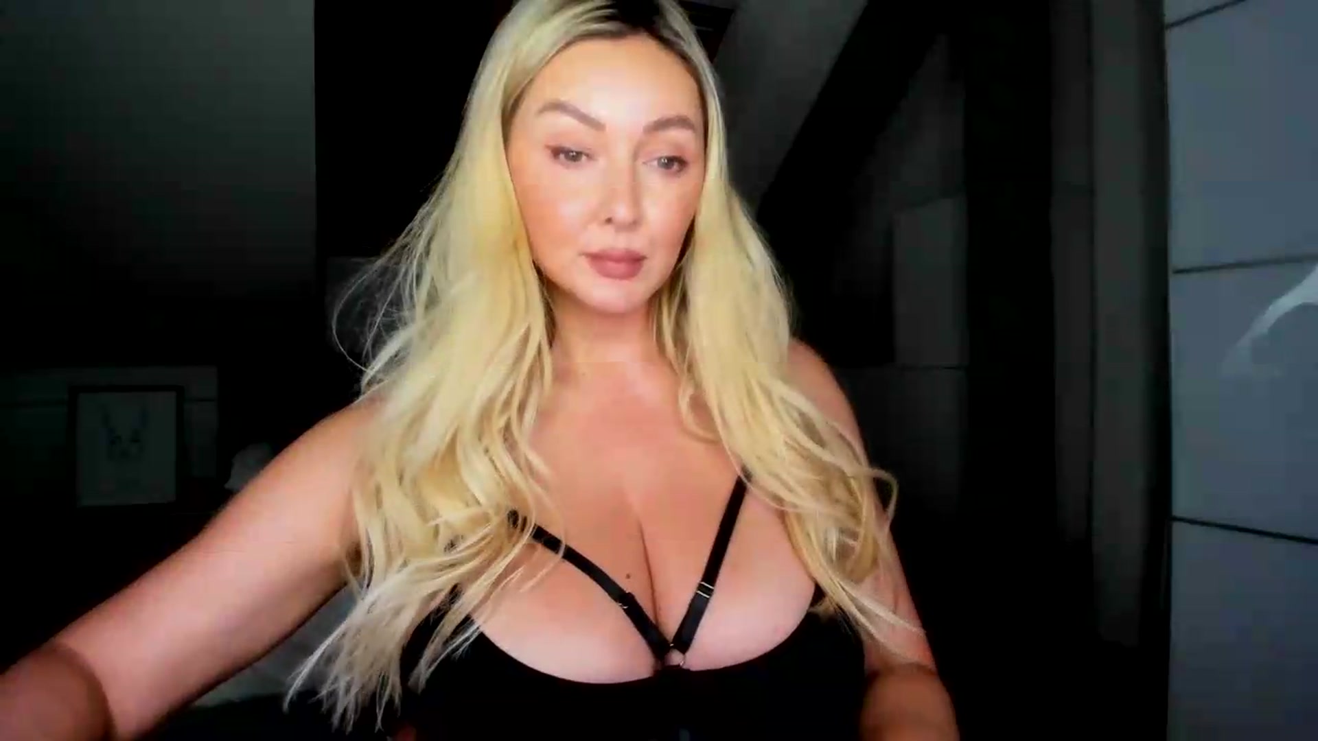 Gallery image thumbnail from Mi_Ha's myfreecams stream on, 07/22/2026, 14:59 image 20 of 20