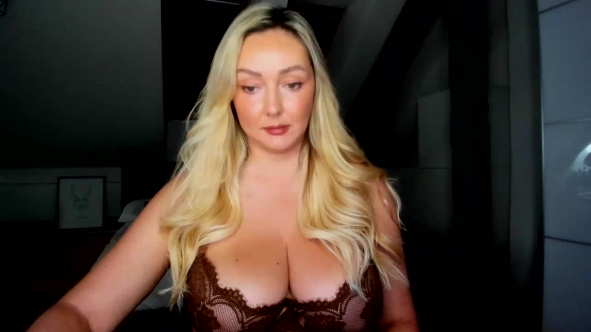 Gallery image thumbnail from Mi_Ha's myfreecams stream on, 07/28/2026, 13:27 image 16 of 20