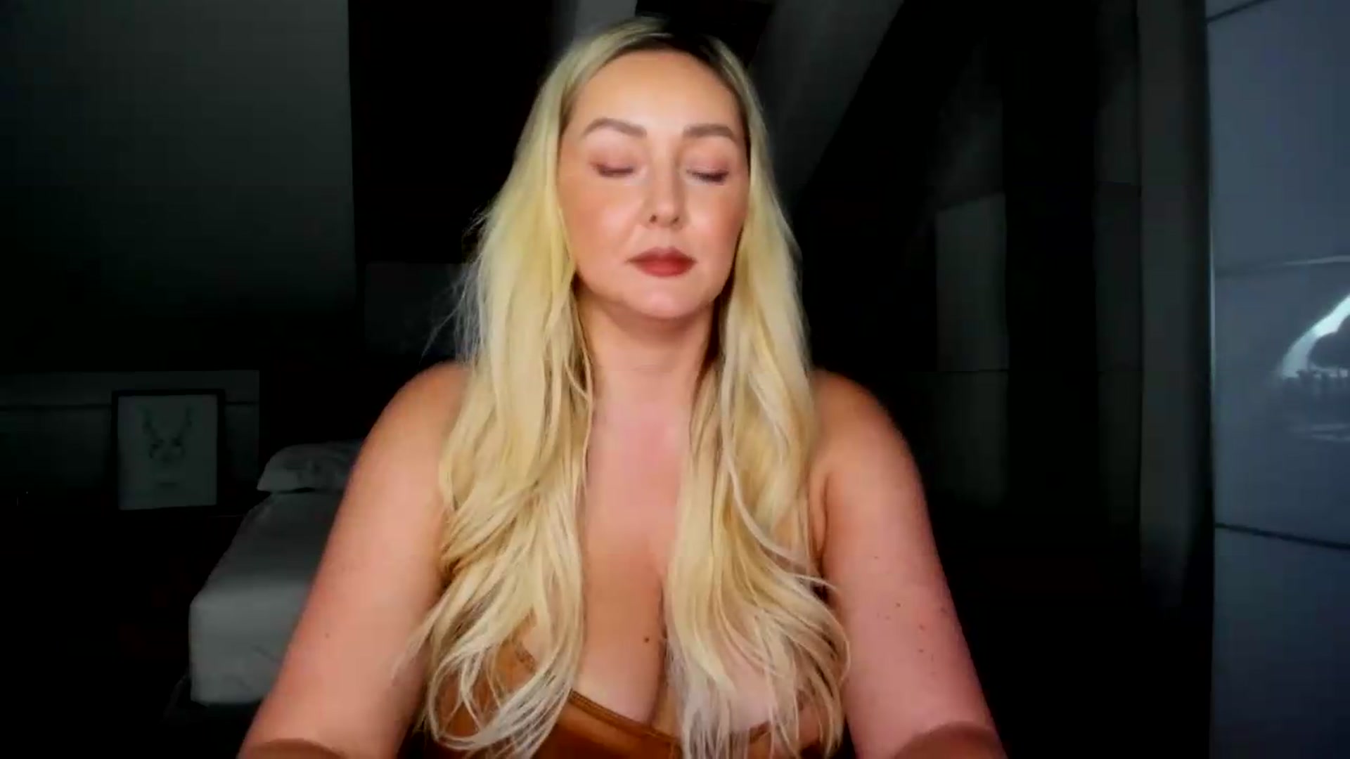 Gallery image thumbnail from Mi_Ha's myfreecams stream on, 07/29/2026, 14:03 image 2 of 20