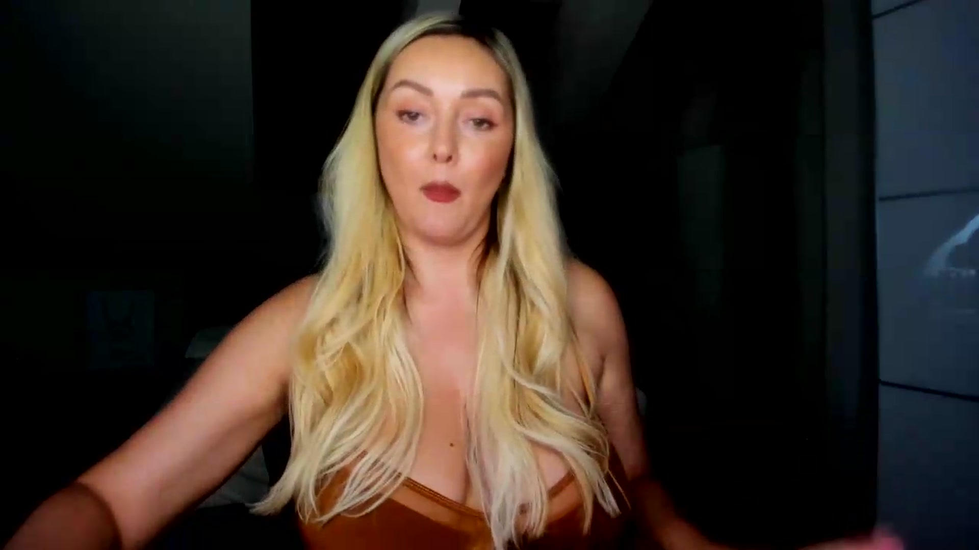 Gallery image thumbnail from Mi_Ha's myfreecams stream on, 07/29/2026, 14:03 image 9 of 20