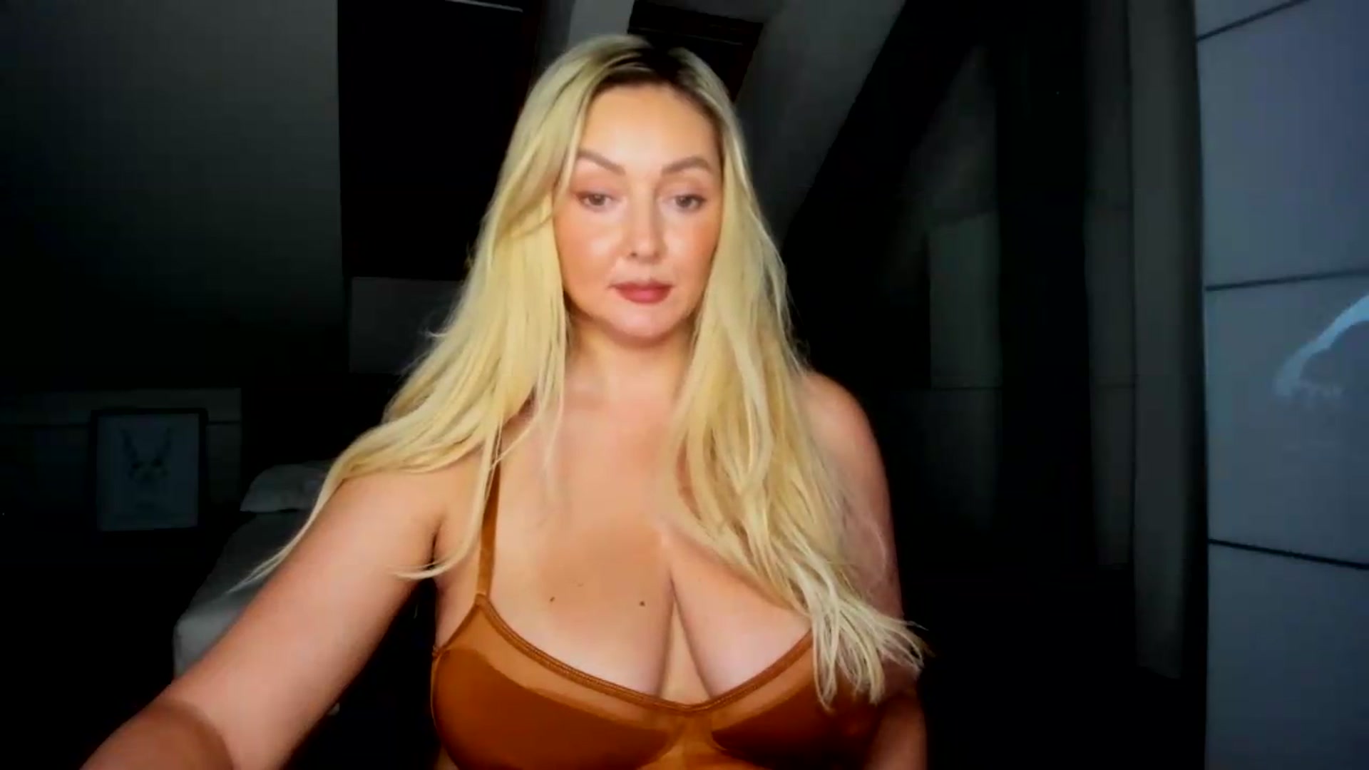 Gallery image thumbnail from Mi_Ha's myfreecams stream on, 07/29/2026, 15:01 image 15 of 20
