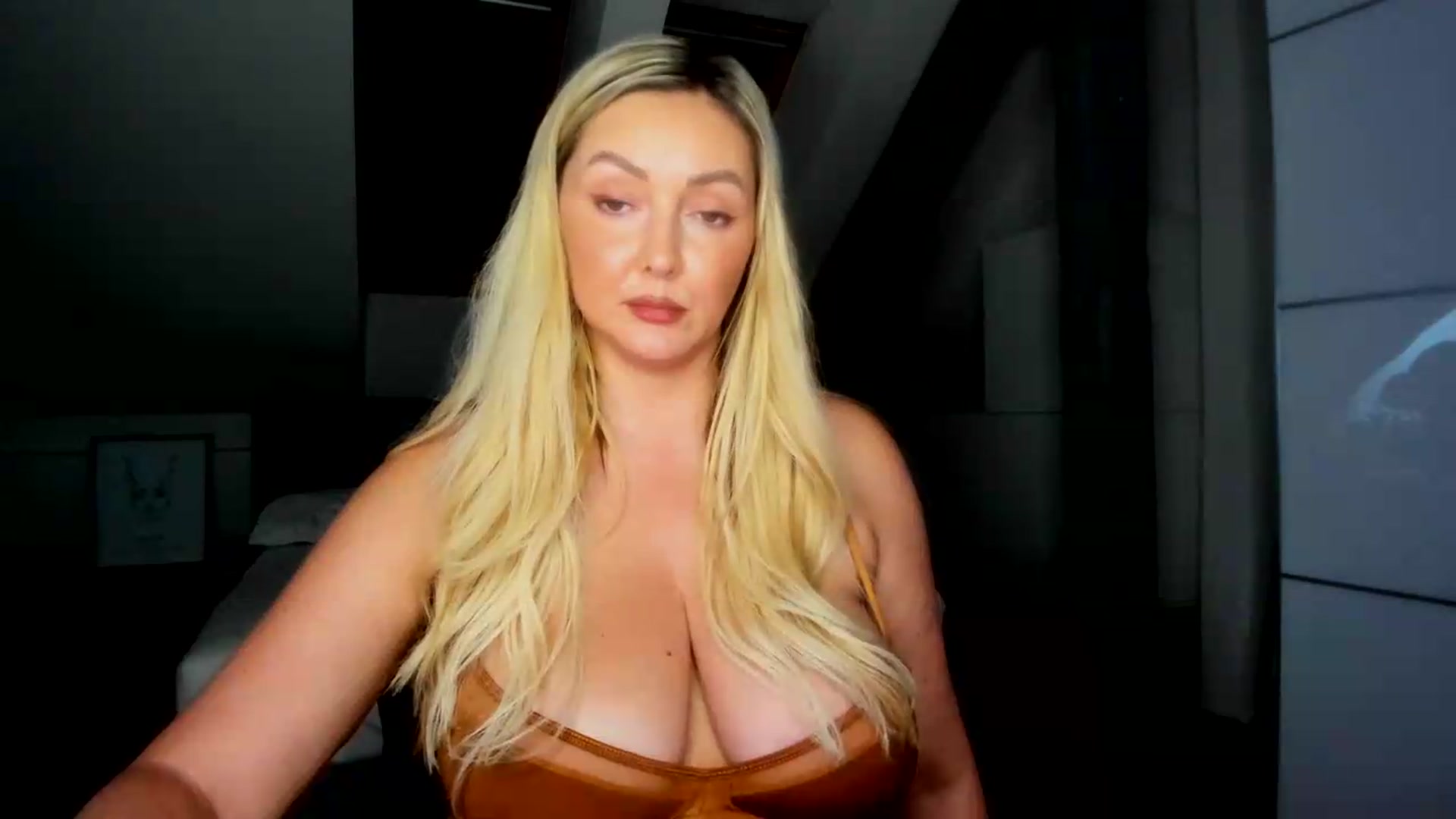 Gallery image thumbnail from Mi_Ha's myfreecams stream on, 07/29/2026, 16:16 image 2 of 20