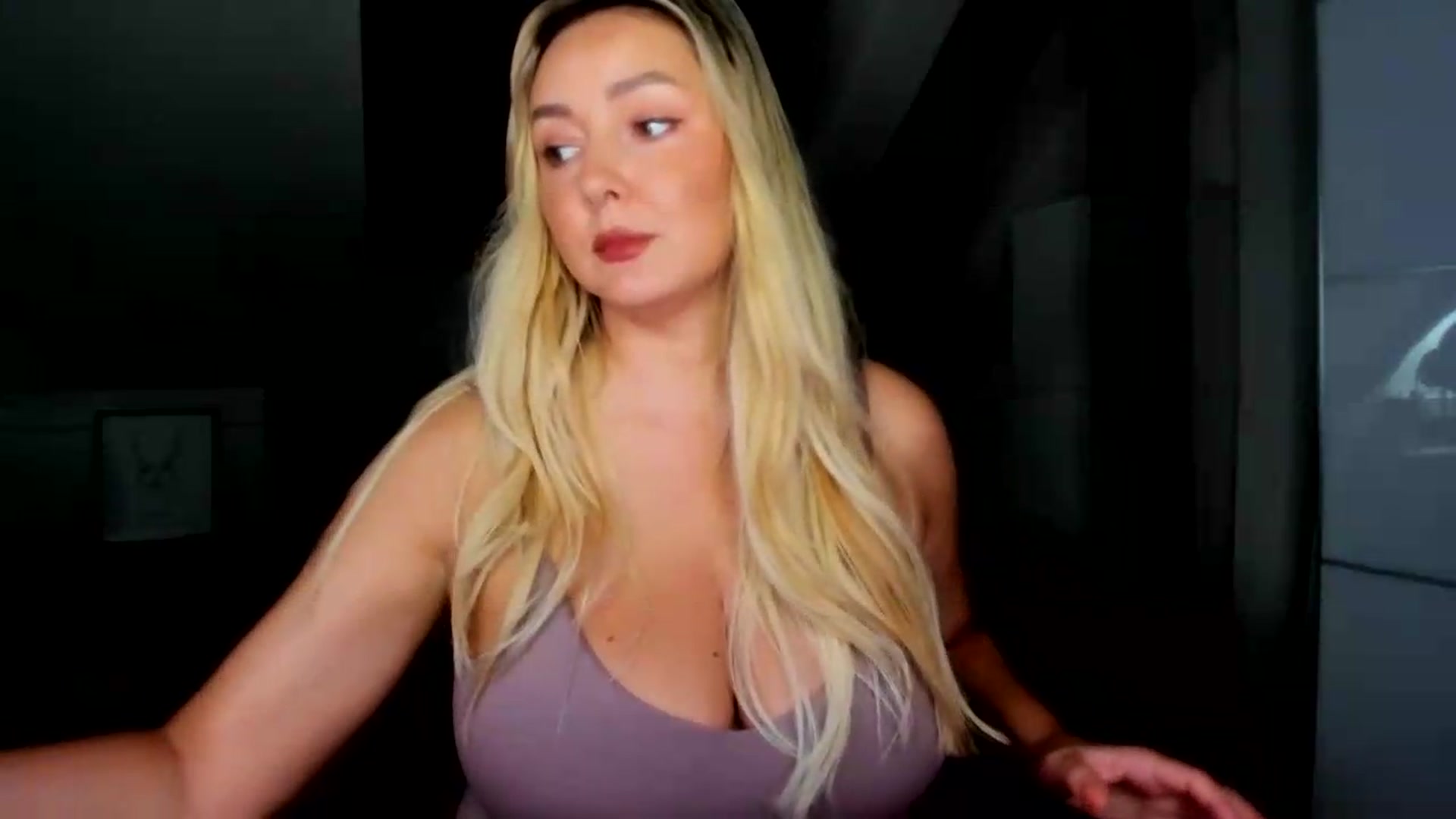 Gallery image thumbnail from Mi_Ha's myfreecams stream on, 07/31/2026, 13:46 image 14 of 20