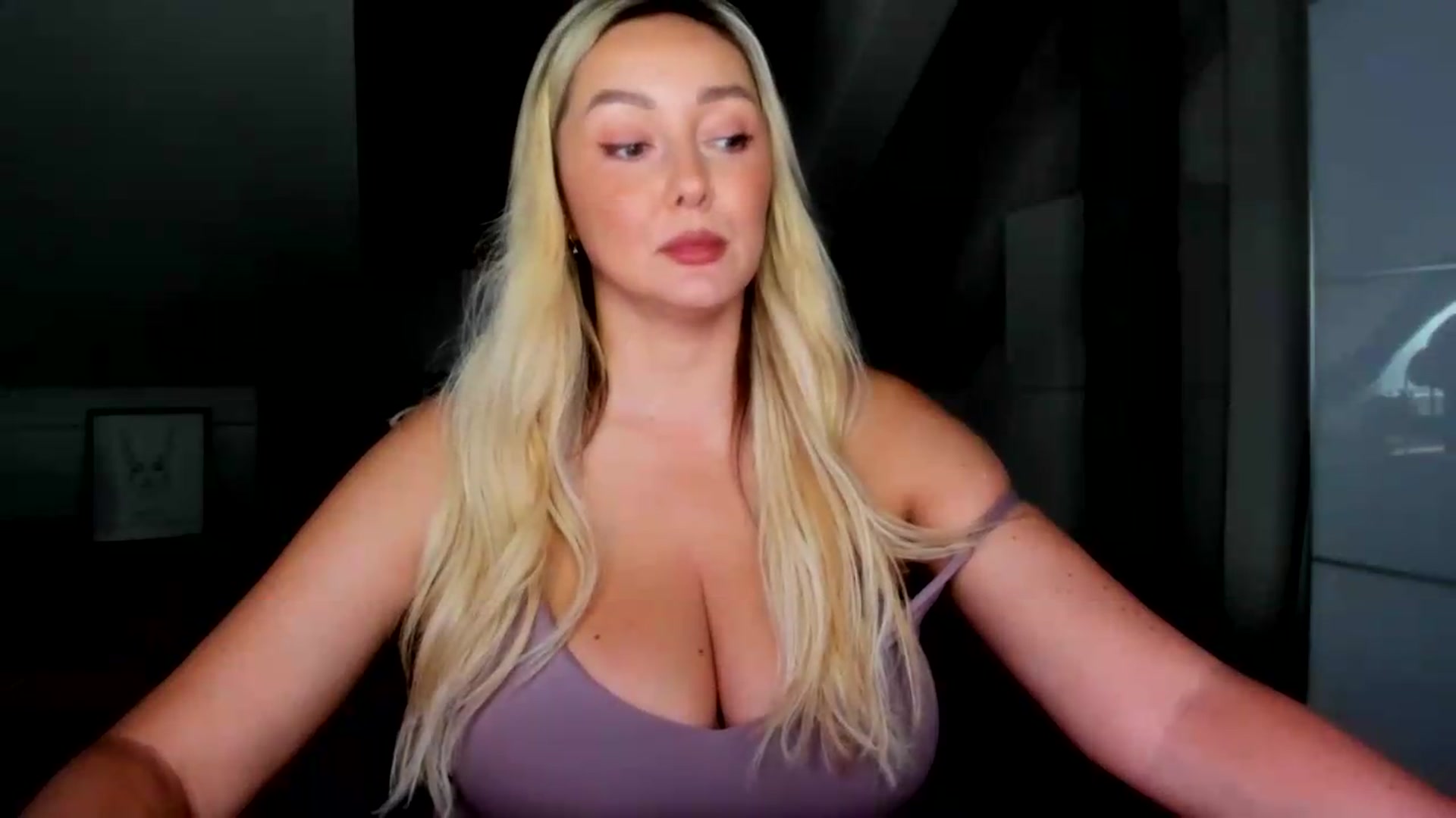 Gallery image thumbnail from Mi_Ha's myfreecams stream on, 07/31/2026, 14:02 image 14 of 20